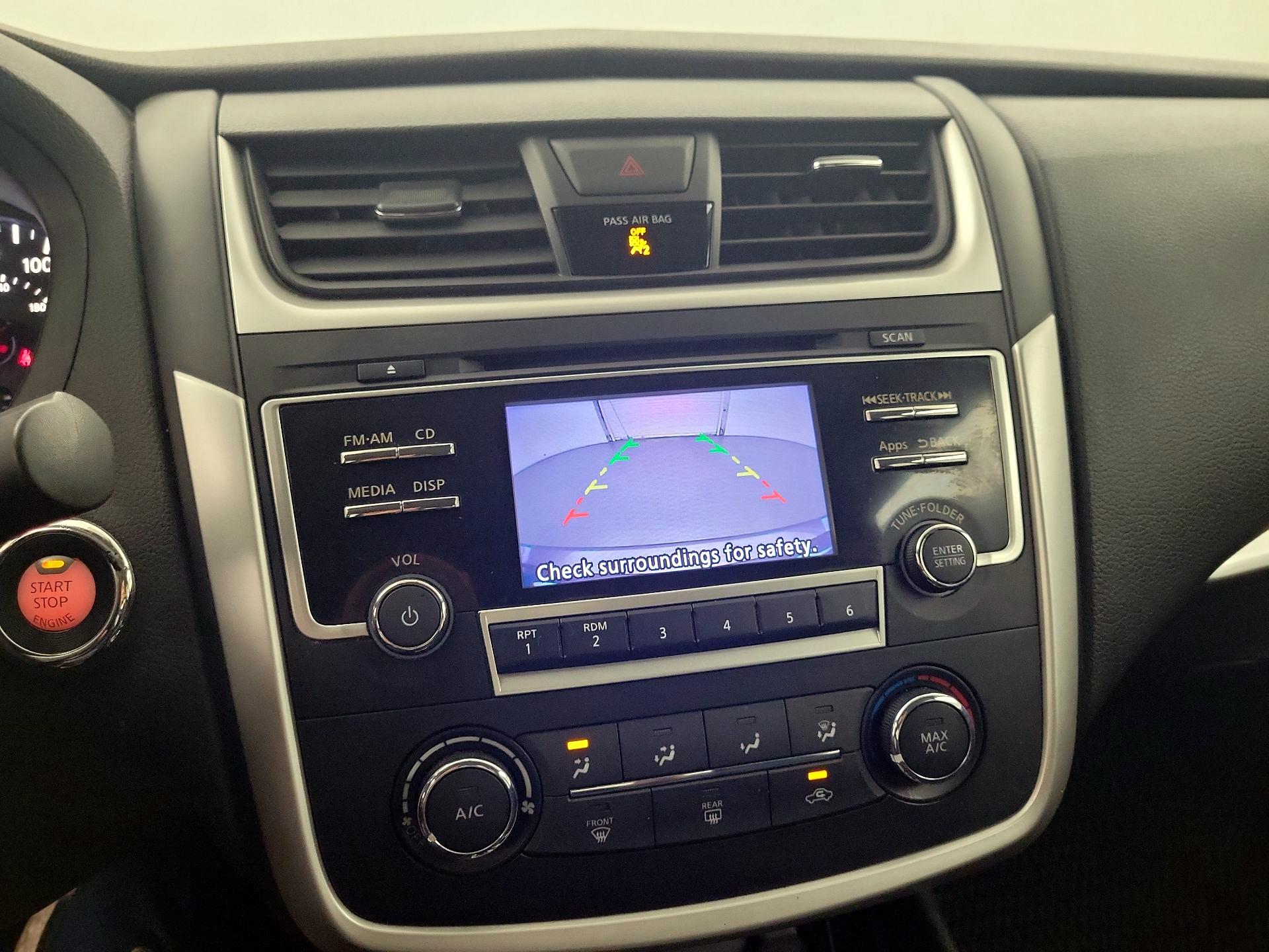 Thumbnail: 2016 Nissan Altima - 11