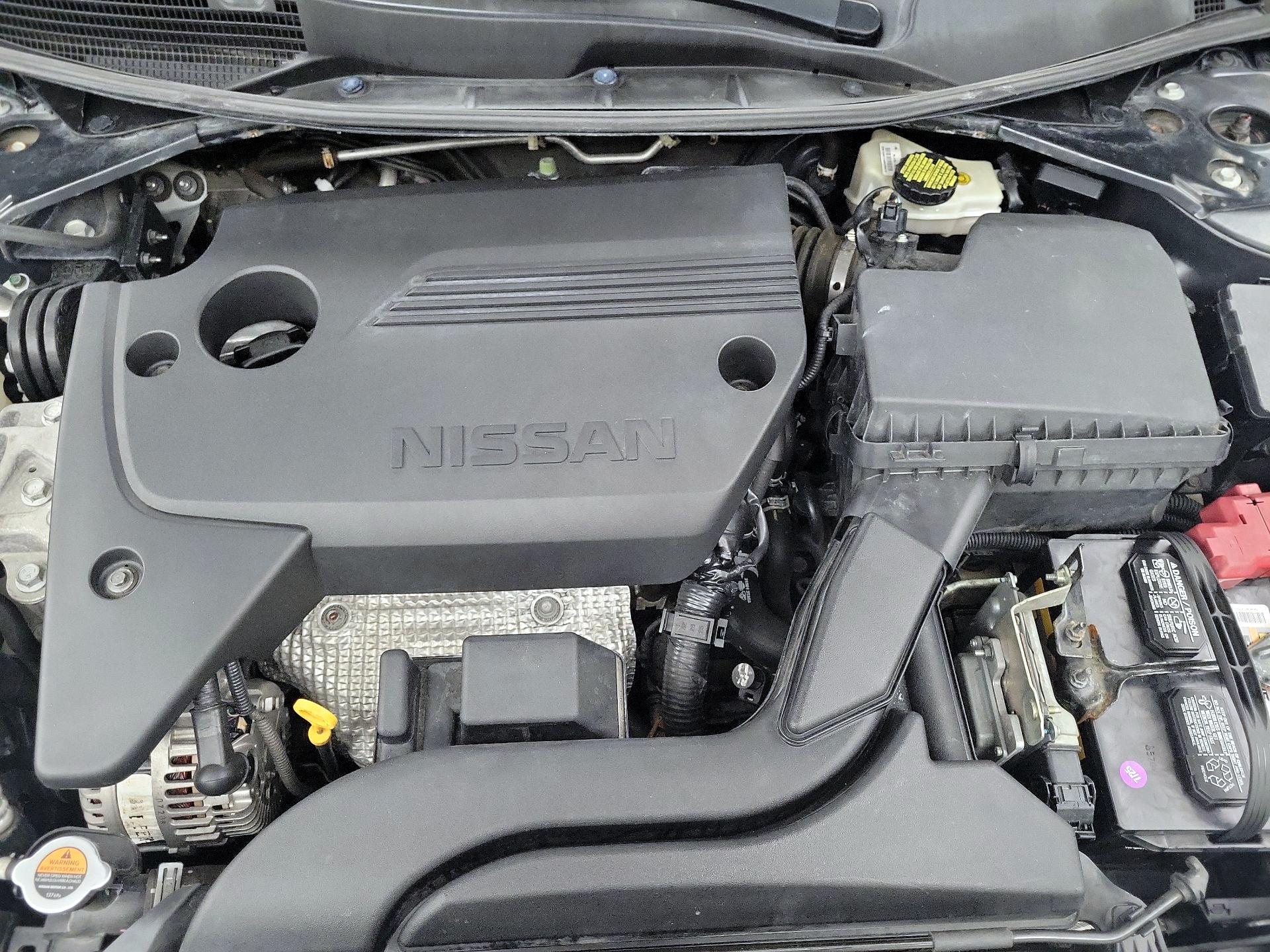 Thumbnail: 2016 Nissan Altima - 18