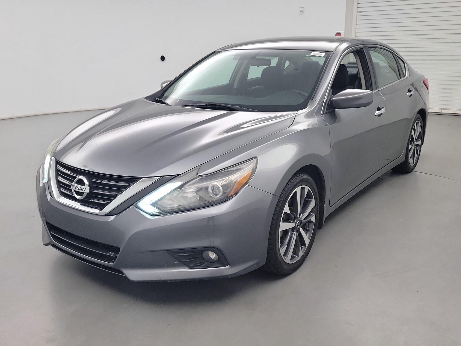 Thumbnail: 2016 Nissan Altima - 3