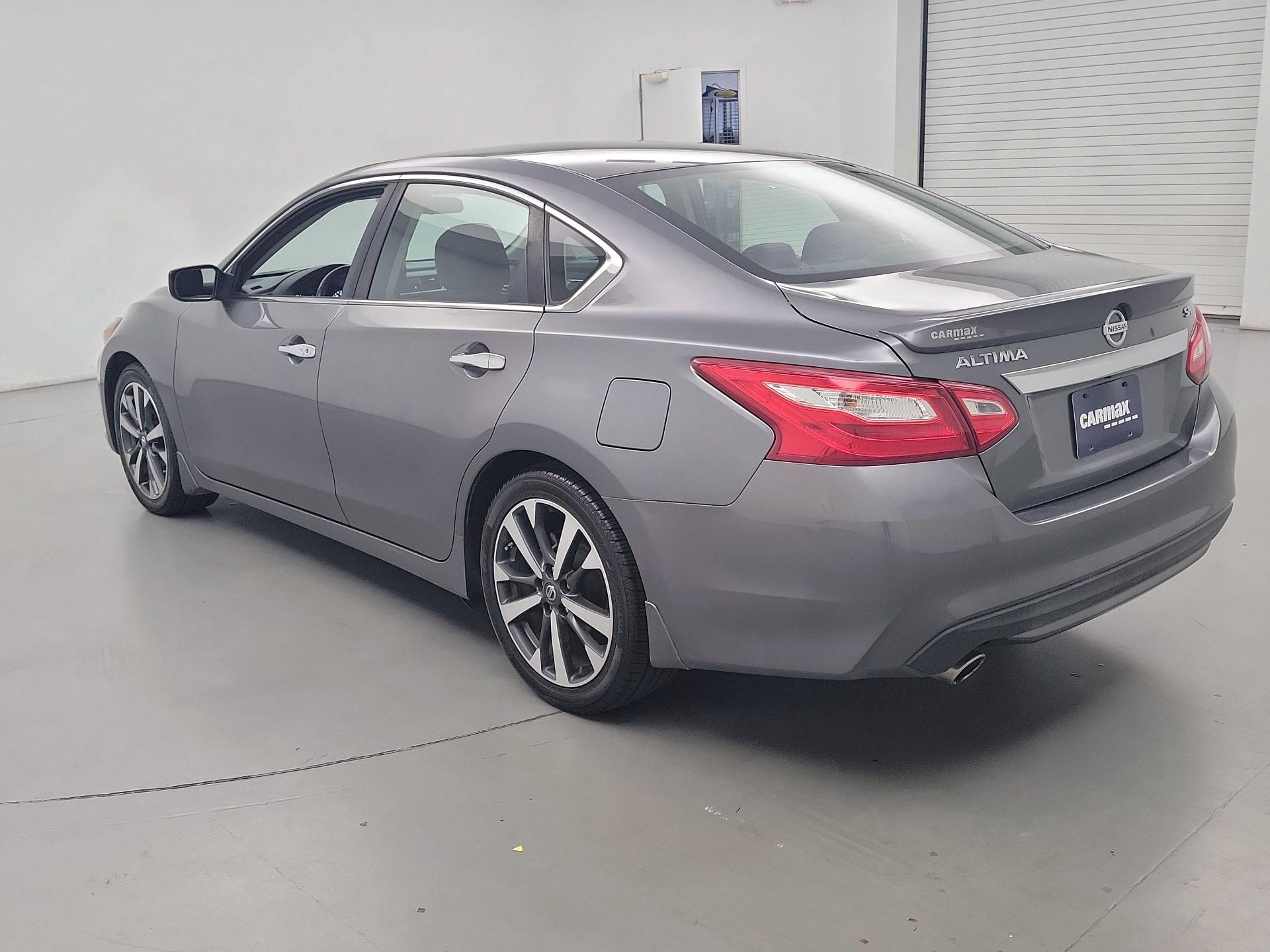 Thumbnail: 2016 Nissan Altima - 7