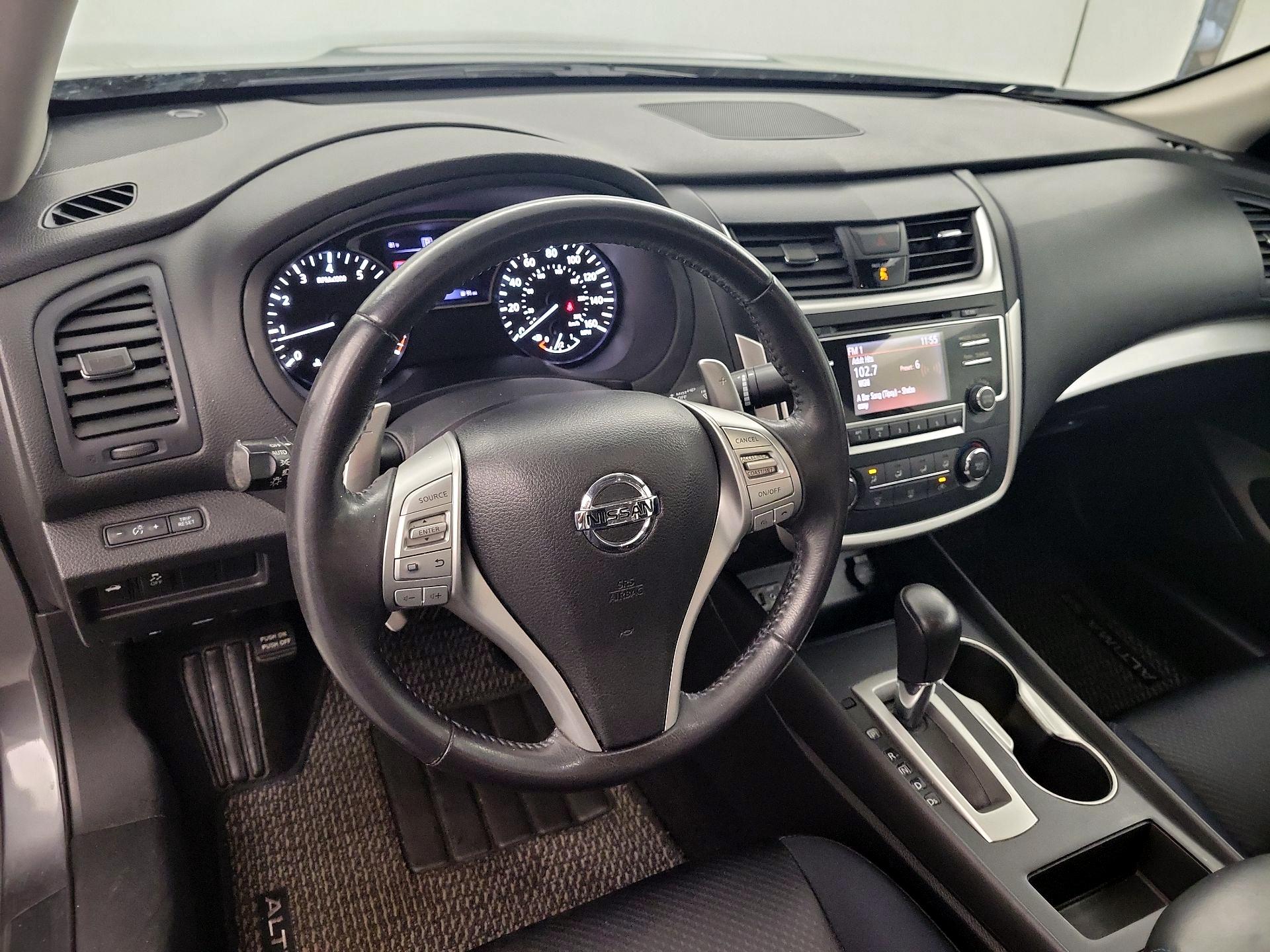 Thumbnail: 2016 Nissan Altima - 8