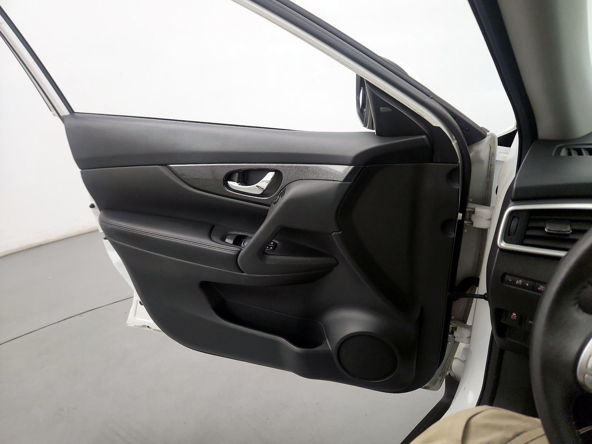 Thumbnail: 2014 Nissan Rogue - 12