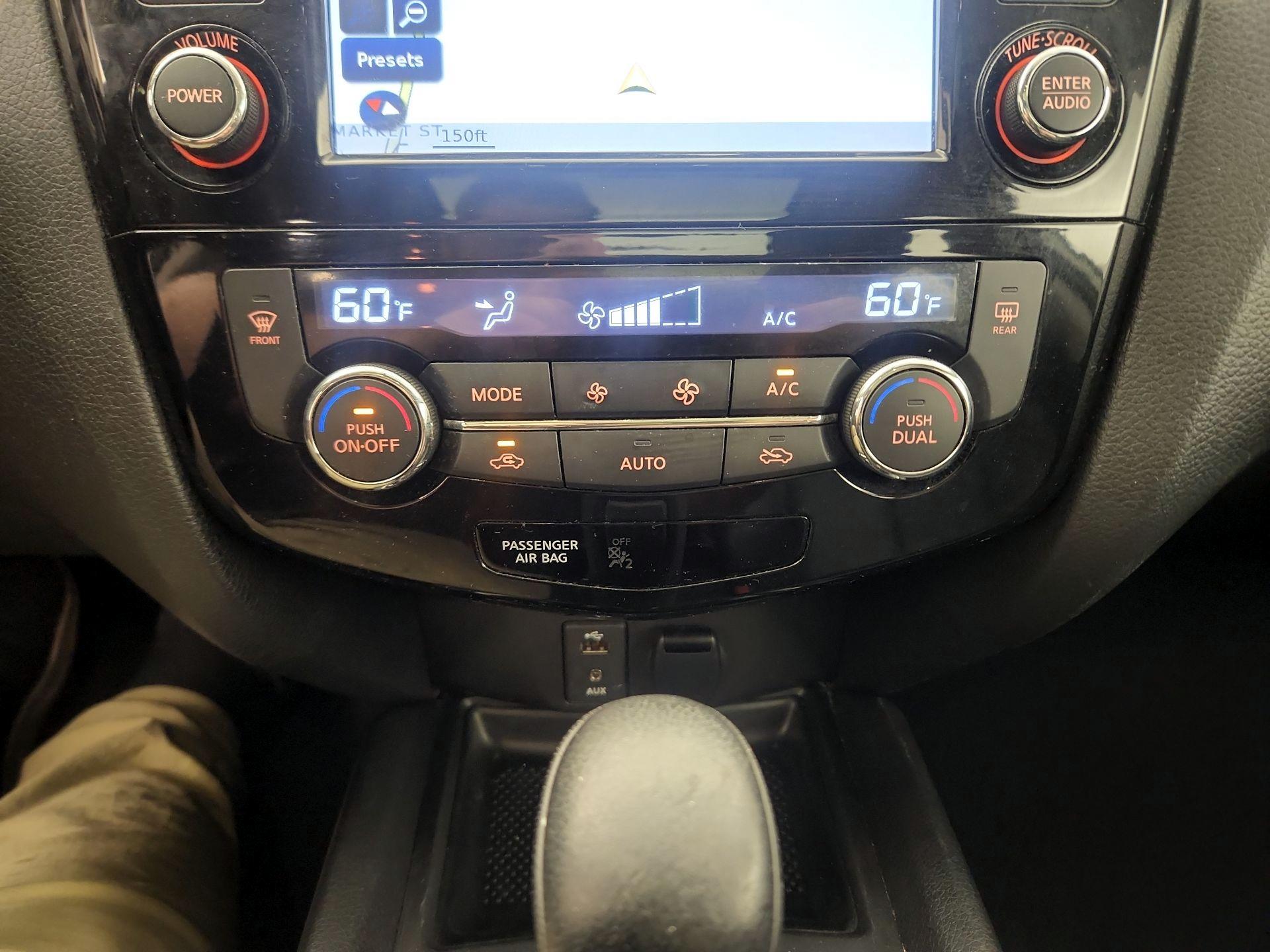 Thumbnail: 2014 Nissan Rogue - 17
