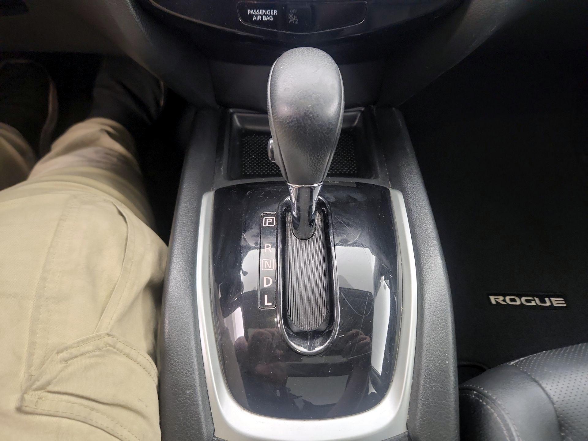 Thumbnail: 2014 Nissan Rogue - 18