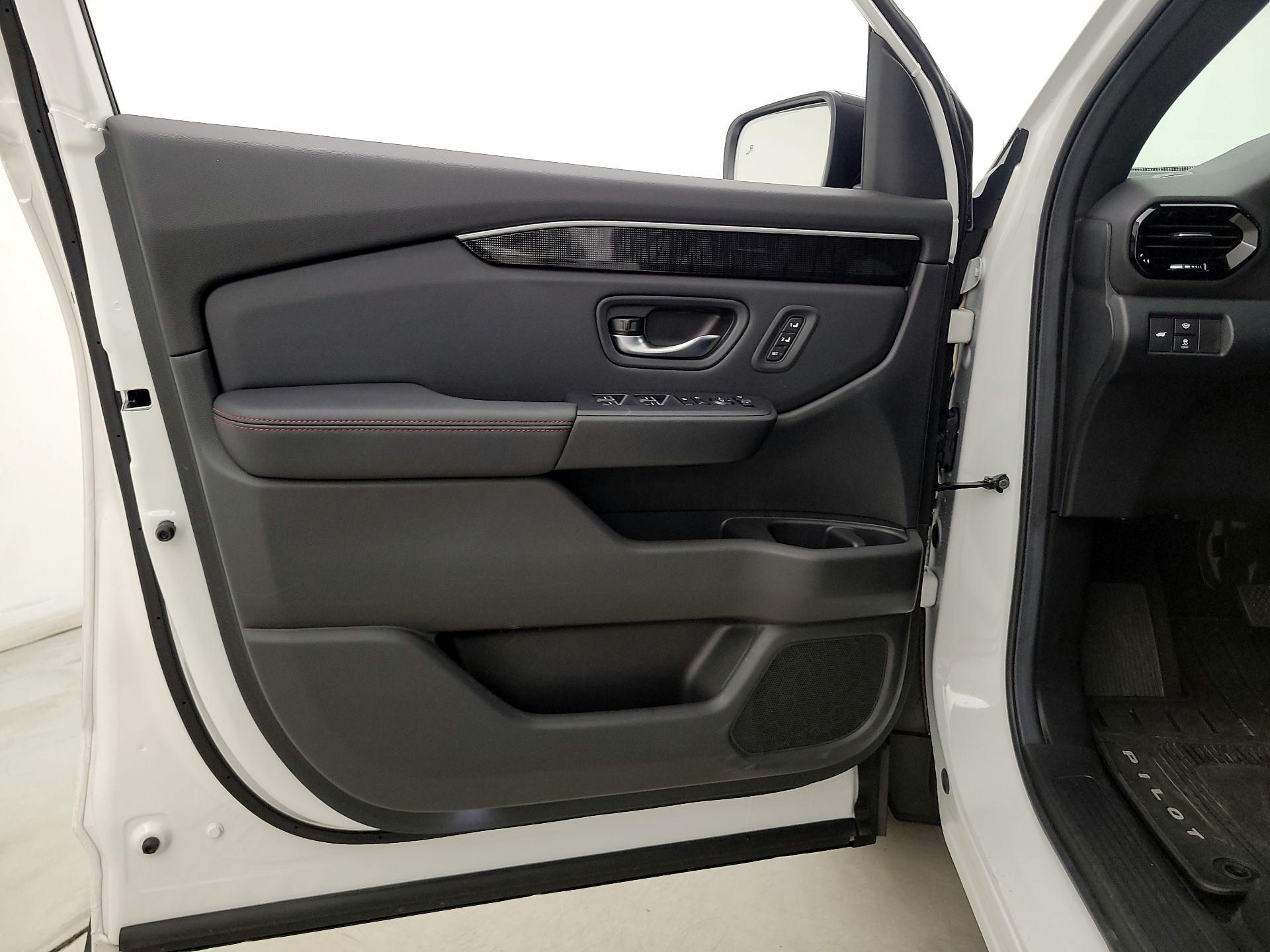 Thumbnail: 2025 Honda Pilot - 12