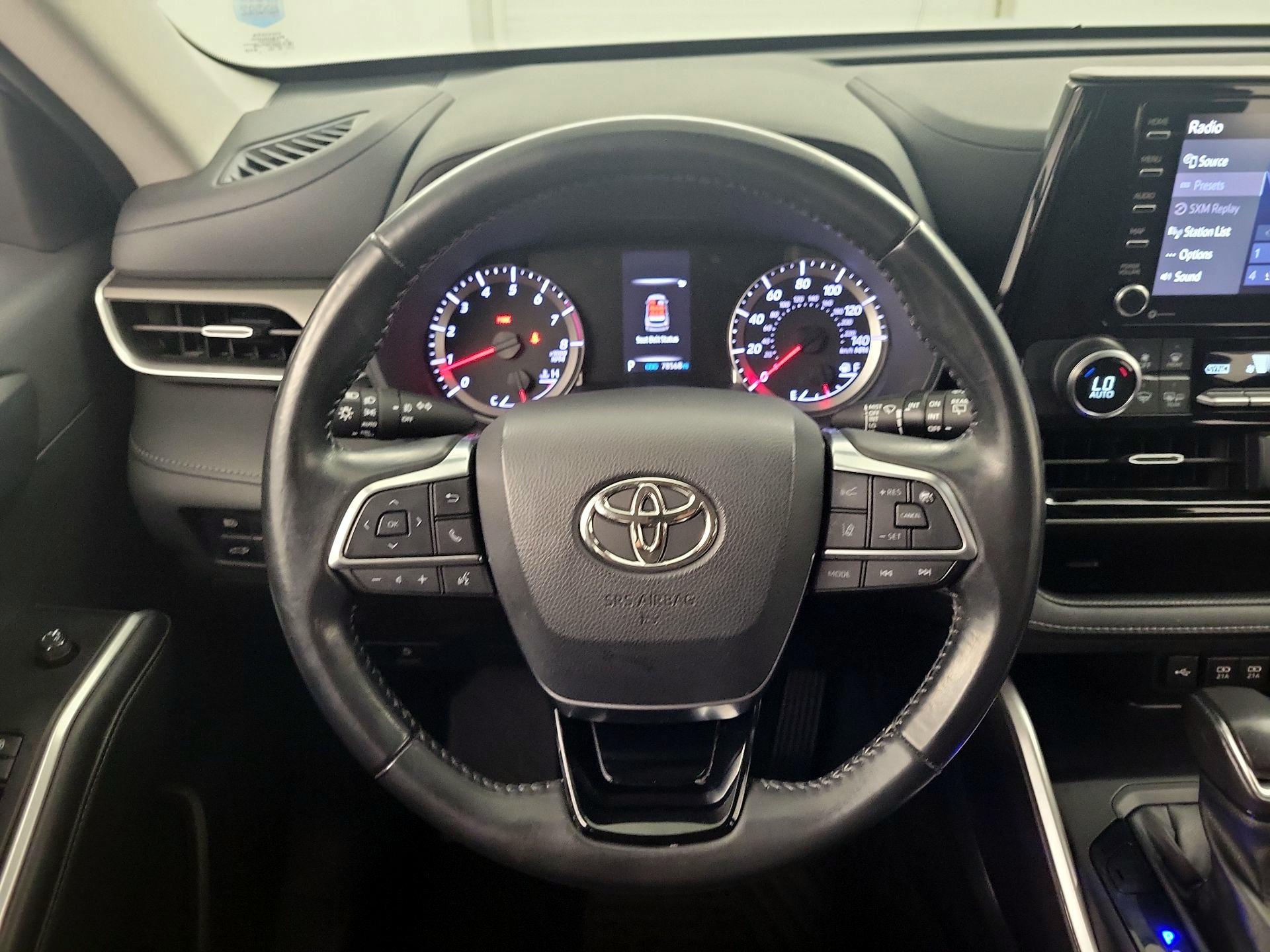 Thumbnail: 2021 Toyota Highlander - 10