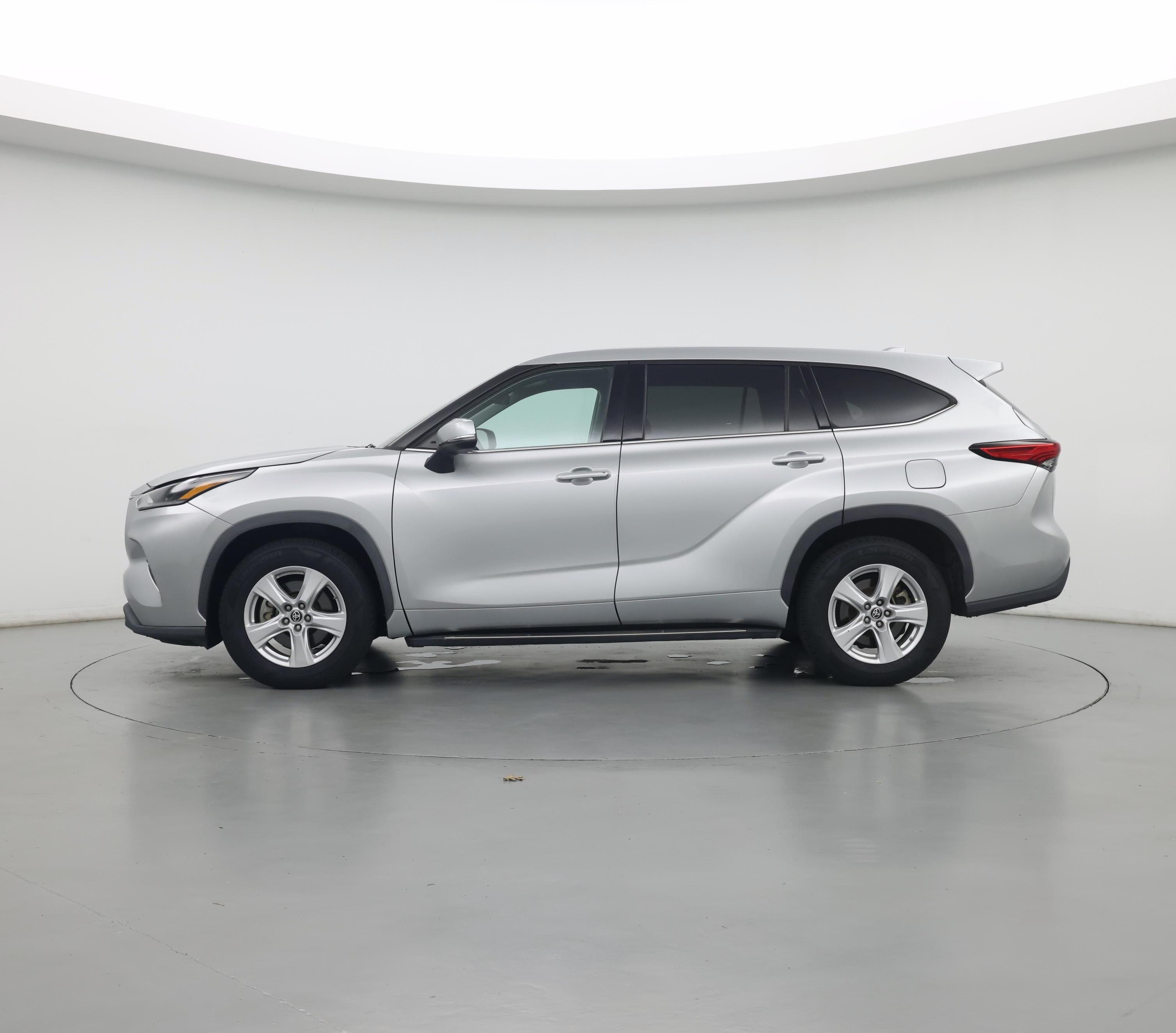Thumbnail: 2021 Toyota Highlander - 3