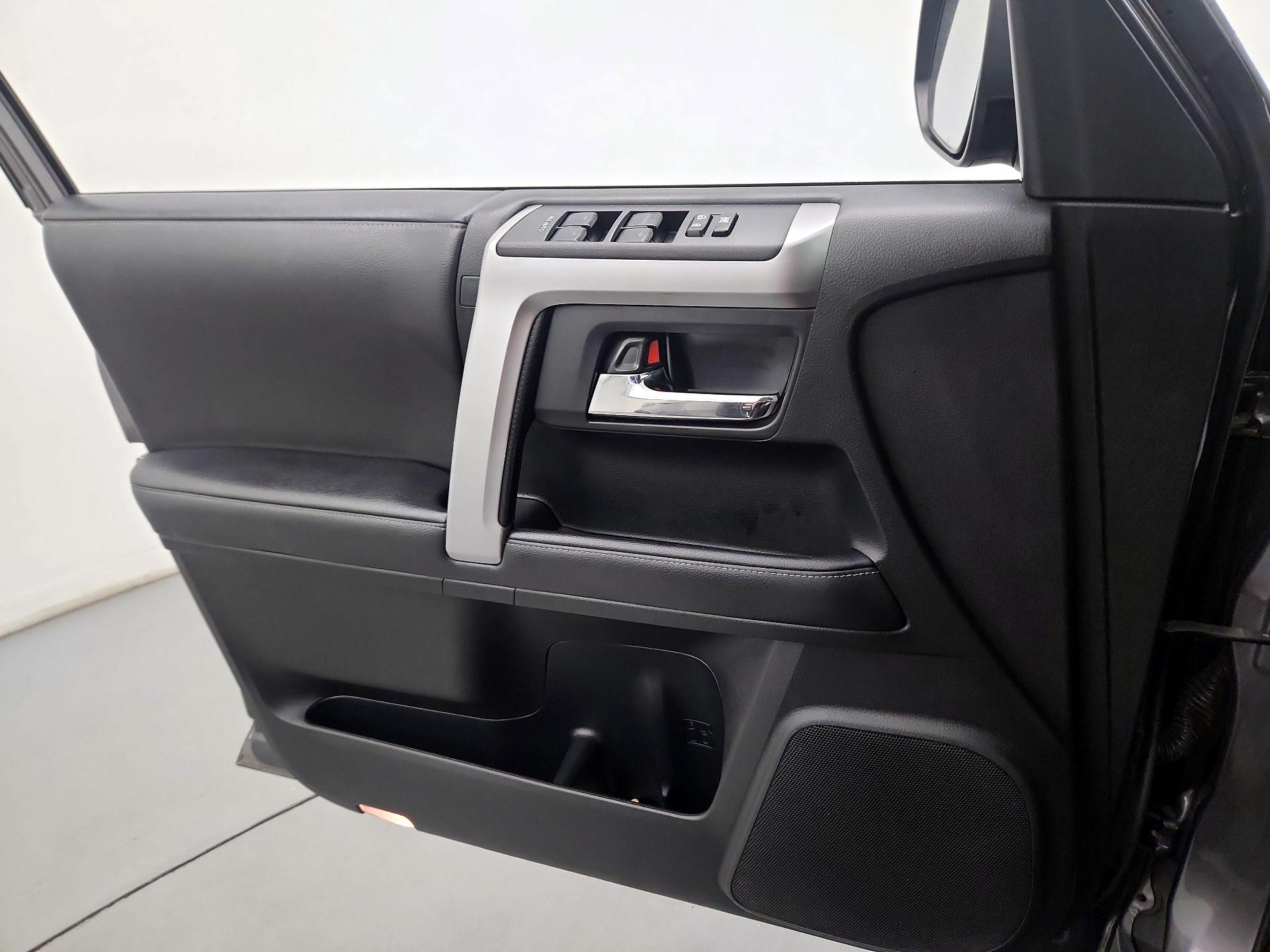 Thumbnail: 2021 Toyota 4Runner - 12