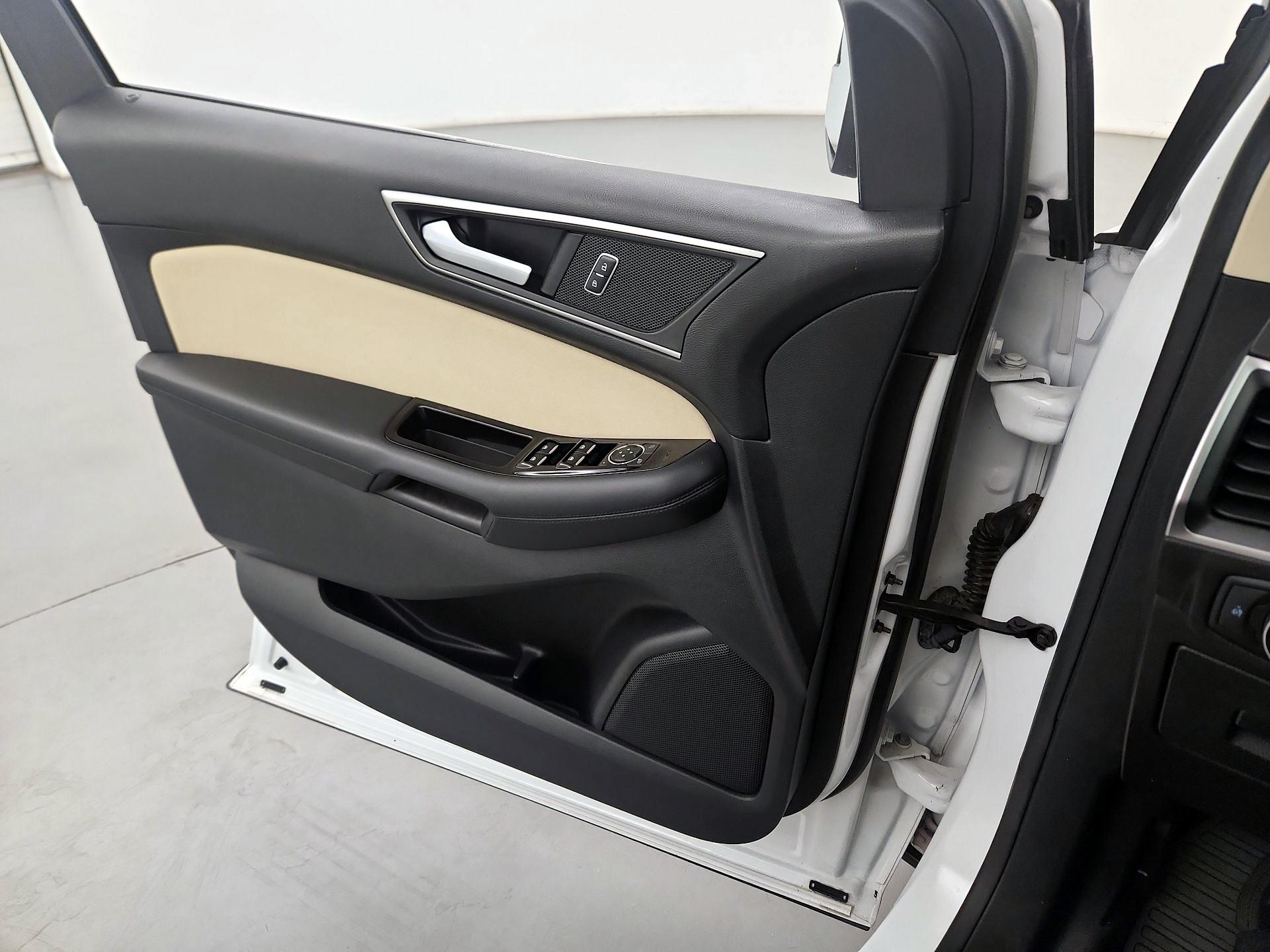 Thumbnail: 2015 Ford Edge - 12