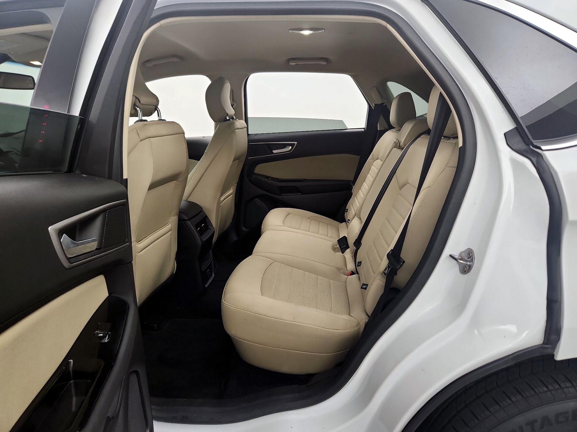 Thumbnail: 2015 Ford Edge - 19