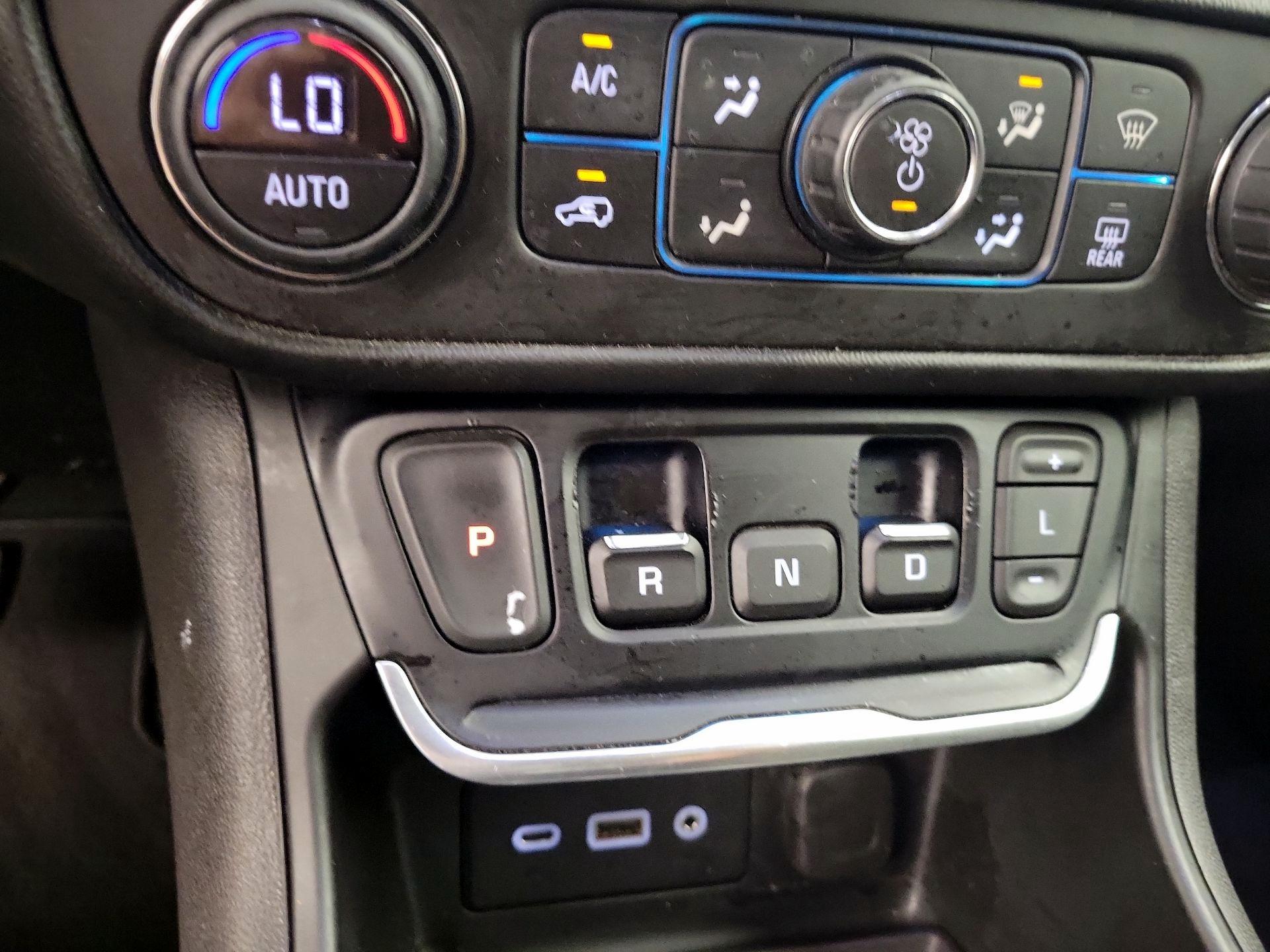Thumbnail: 2018 GMC Terrain - 15