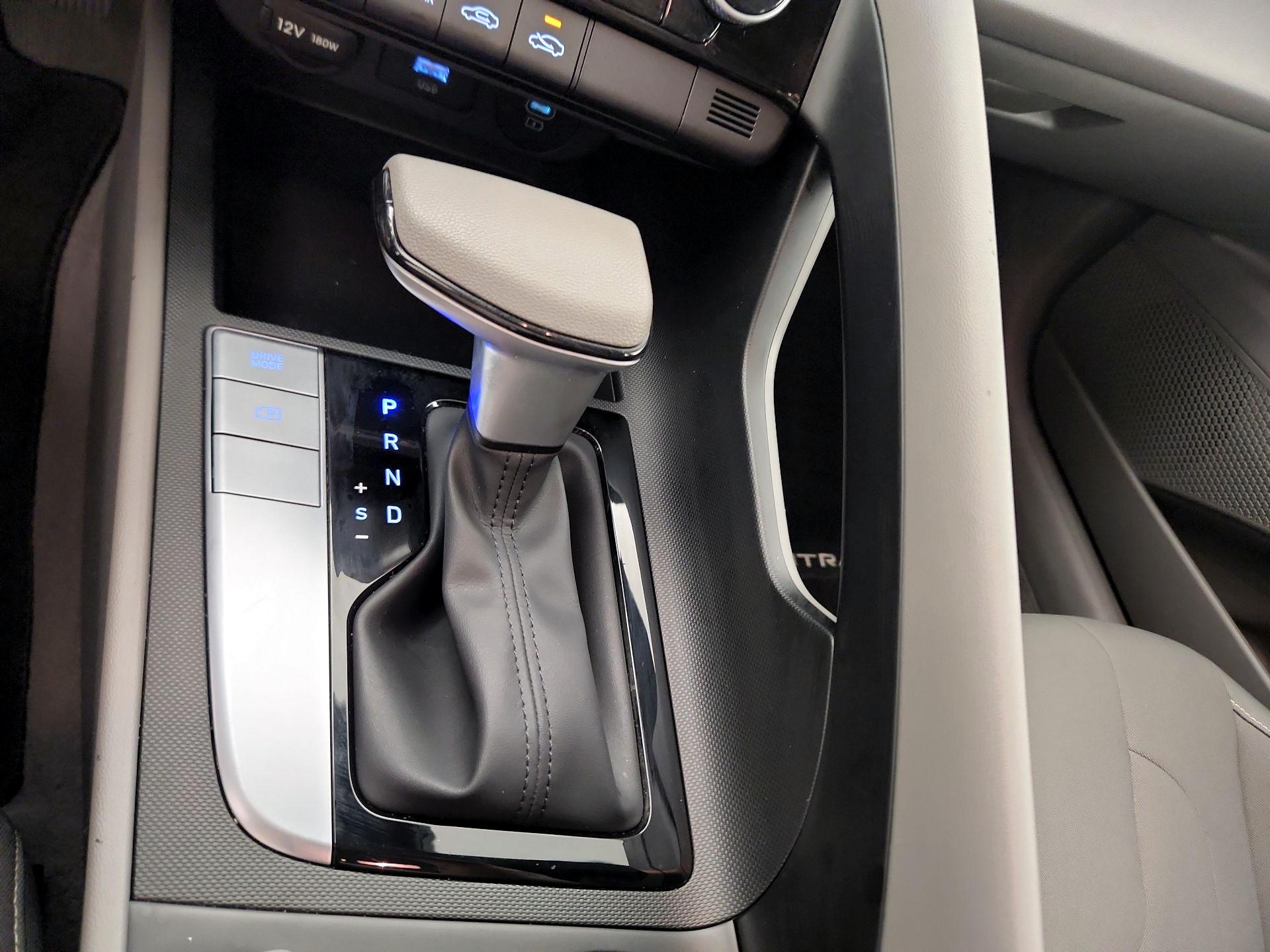 Thumbnail: 2024 Hyundai Elantra - 18