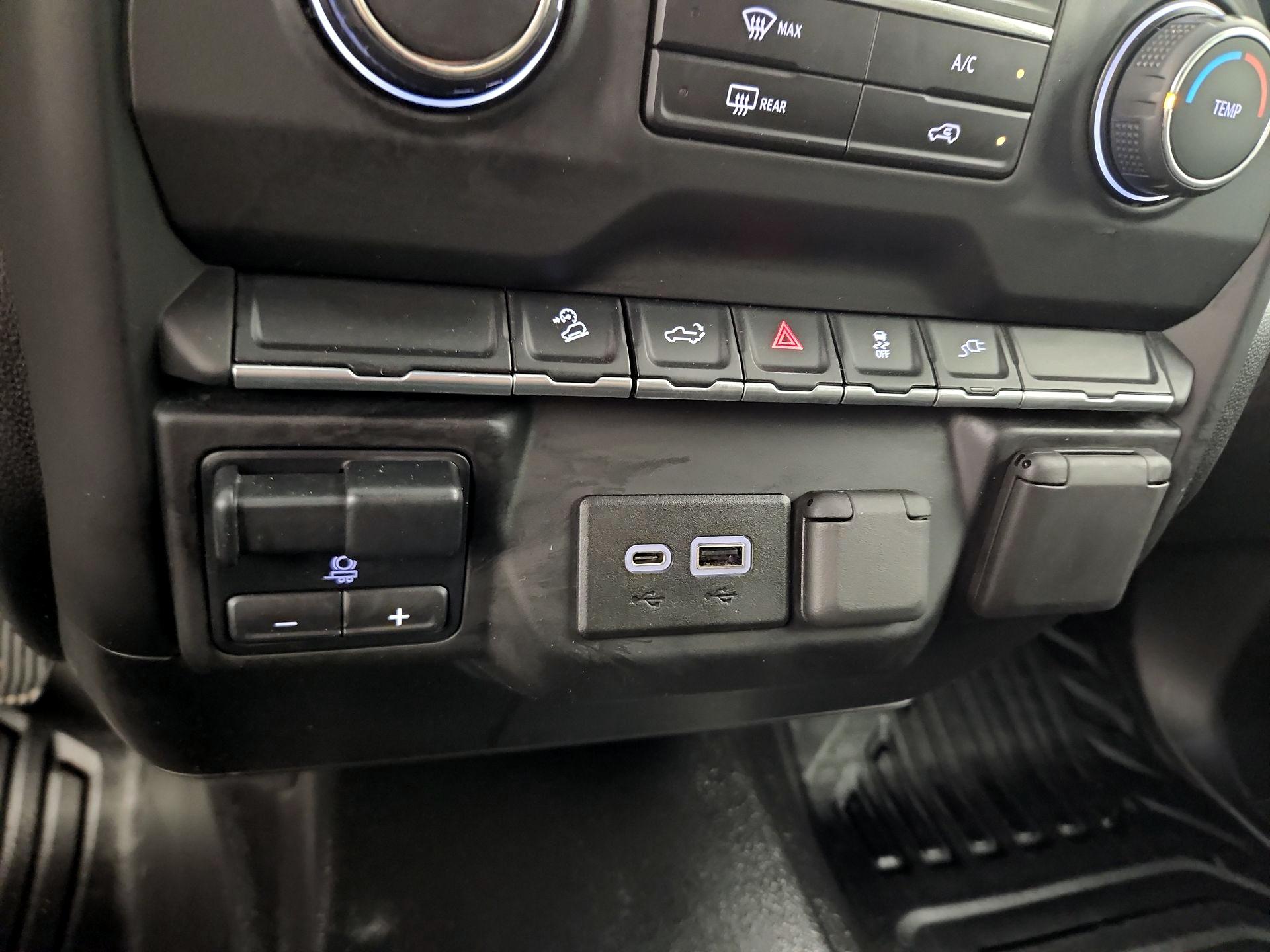 Thumbnail: 2021 Chevrolet Silverado 3500 - 18