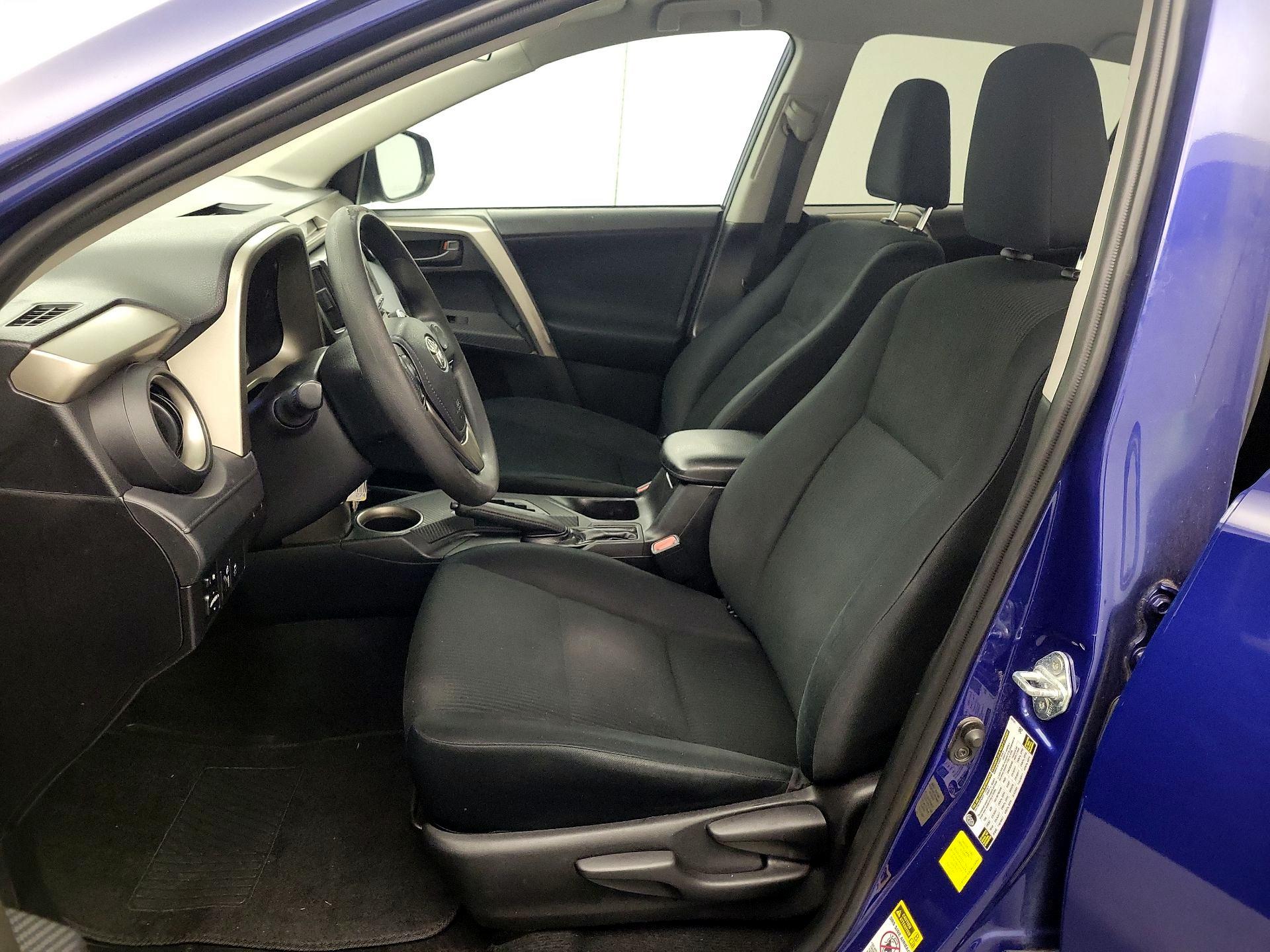 Thumbnail: 2015 Toyota RAV4 - 9