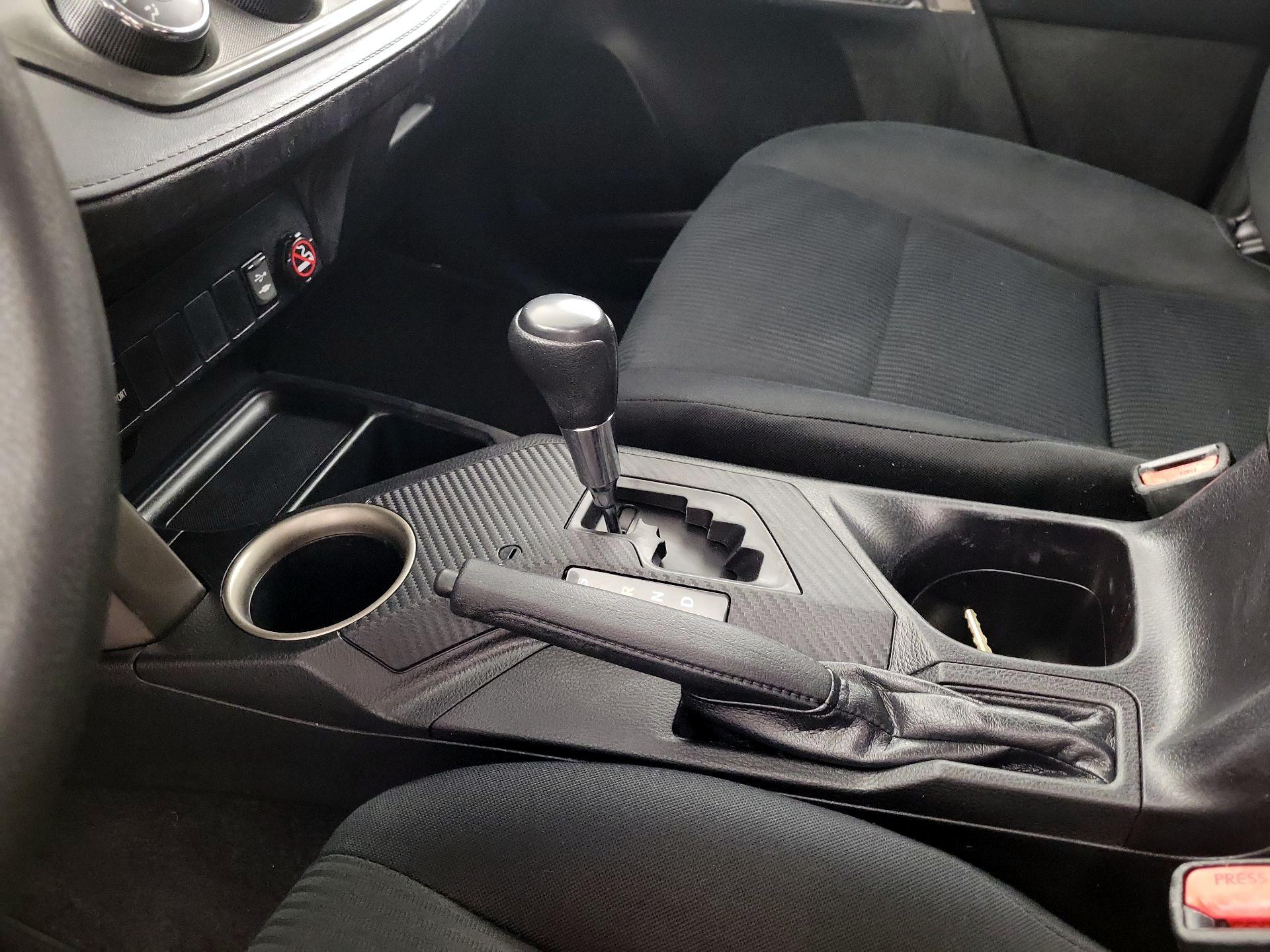 Thumbnail: 2015 Toyota RAV4 - 14