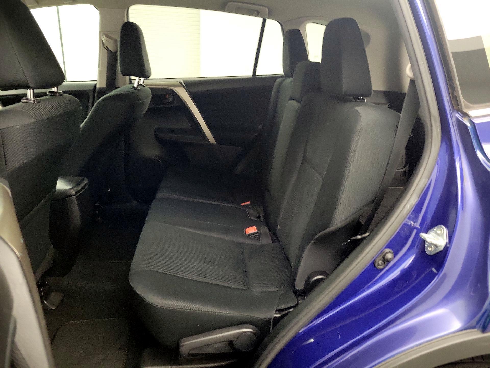 Thumbnail: 2015 Toyota RAV4 - 16