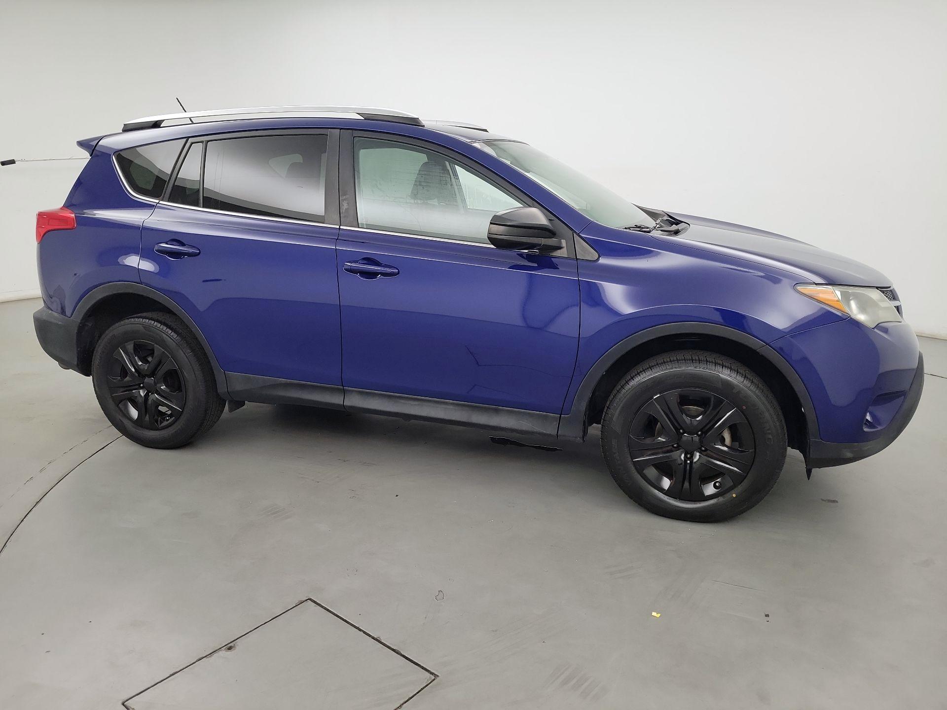 Thumbnail: 2015 Toyota RAV4 - 4