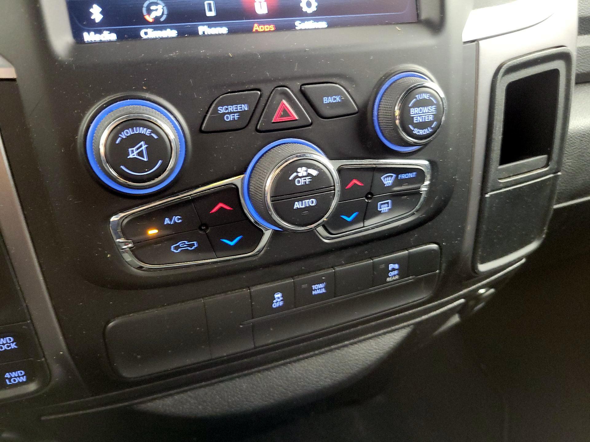 Thumbnail: 2021 RAM 1500 Classic - 14