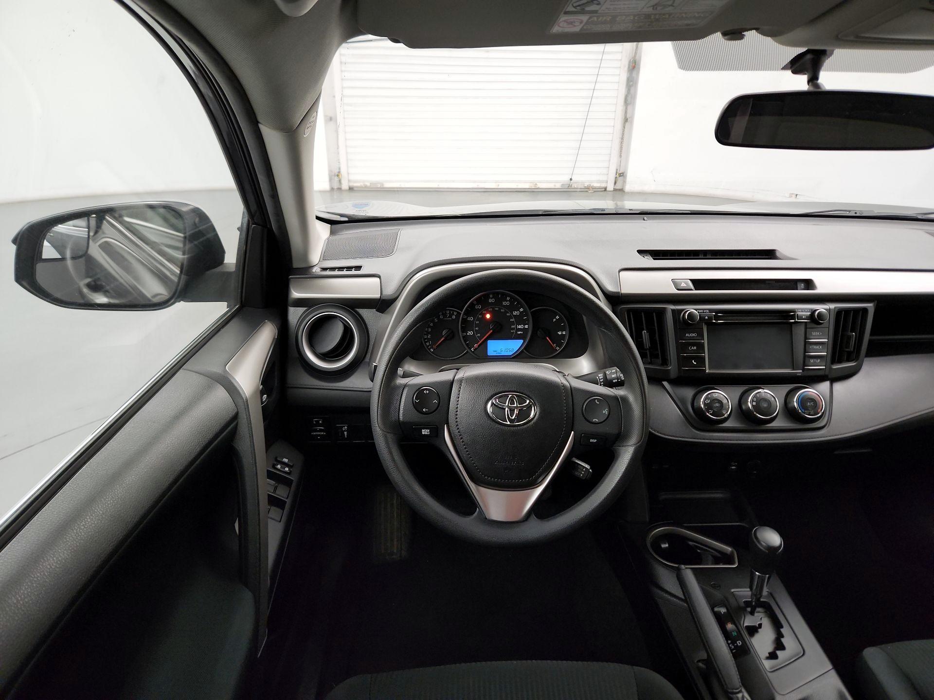 Thumbnail: 2016 Toyota RAV4 - 10