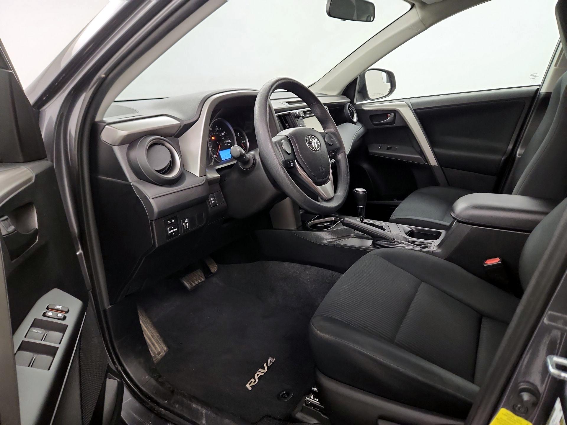 Thumbnail: 2016 Toyota RAV4 - 11