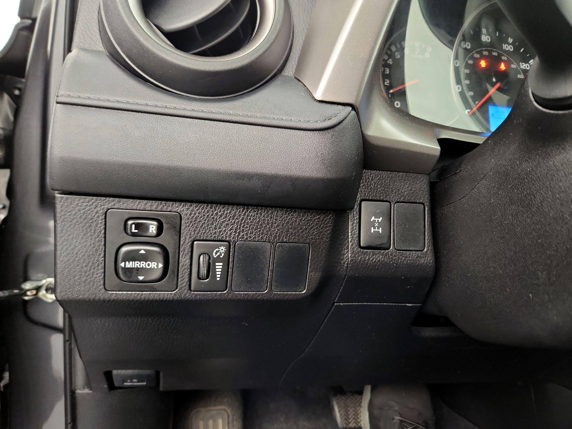 Thumbnail: 2016 Toyota RAV4 - 13