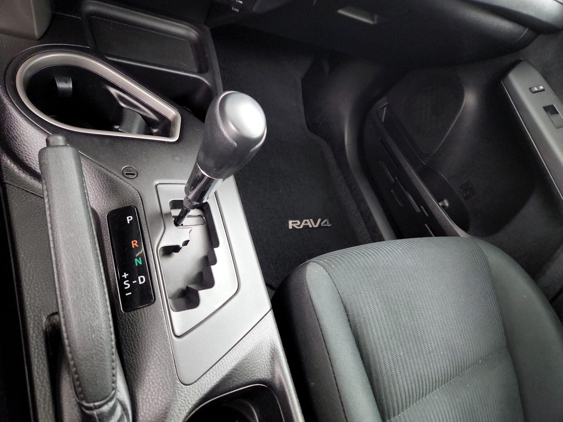 Thumbnail: 2016 Toyota RAV4 - 17