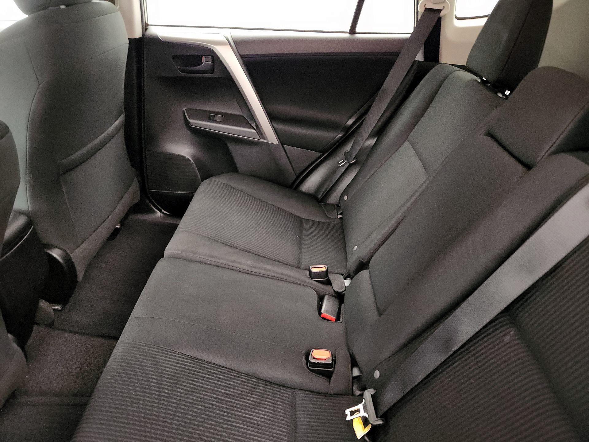 Thumbnail: 2016 Toyota RAV4 - 19