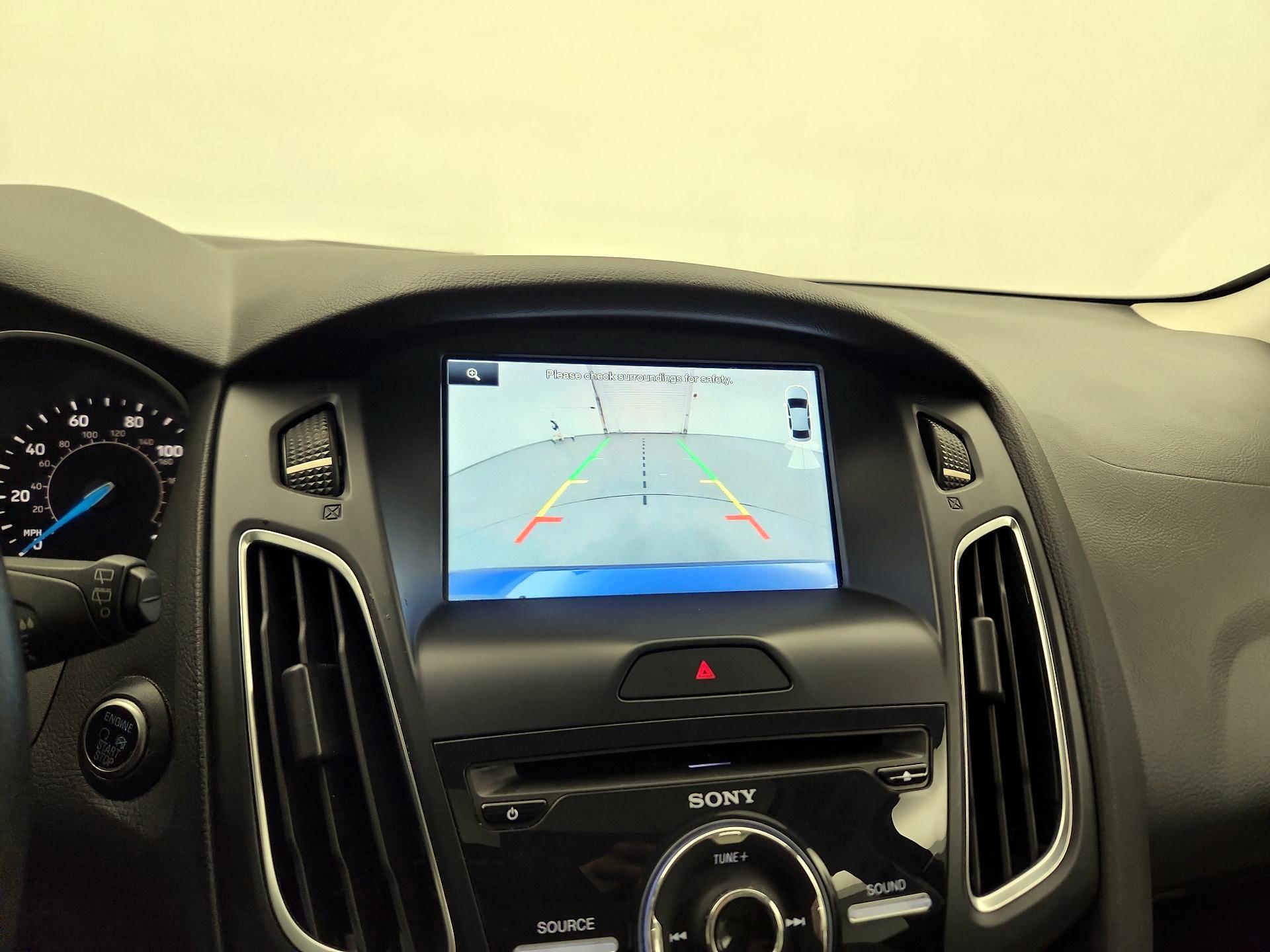 Thumbnail: 2015 Ford Focus - 15