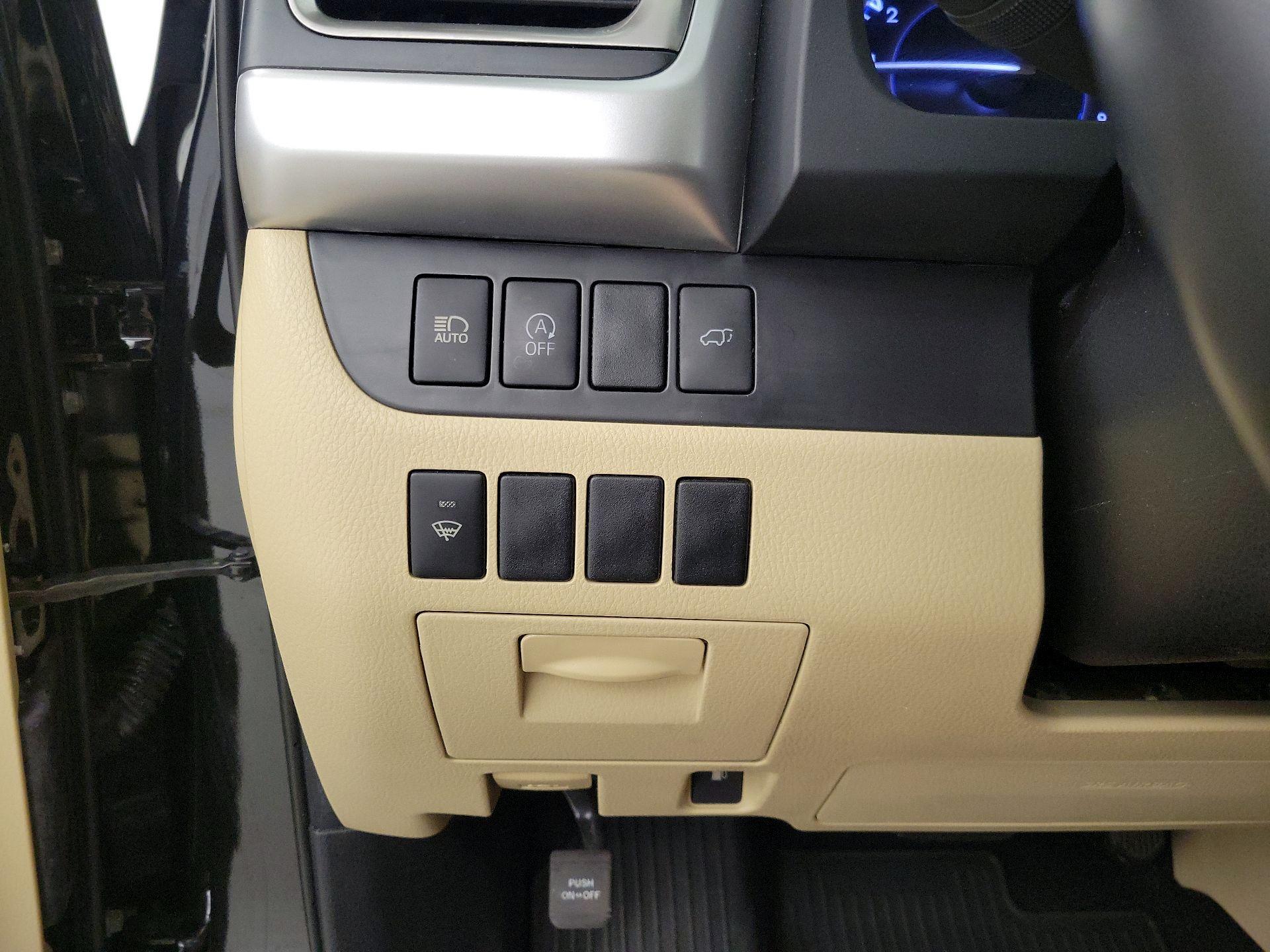 Thumbnail: 2018 Toyota Highlander - 13