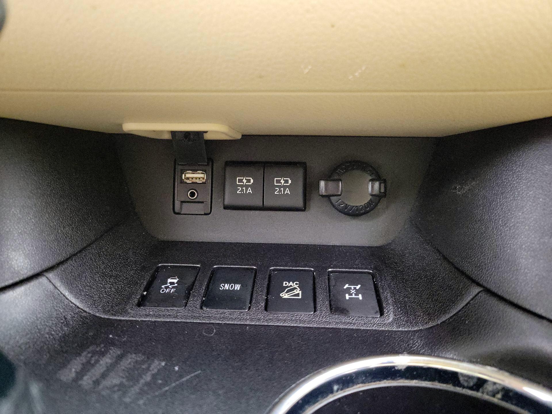 Thumbnail: 2018 Toyota Highlander - 18