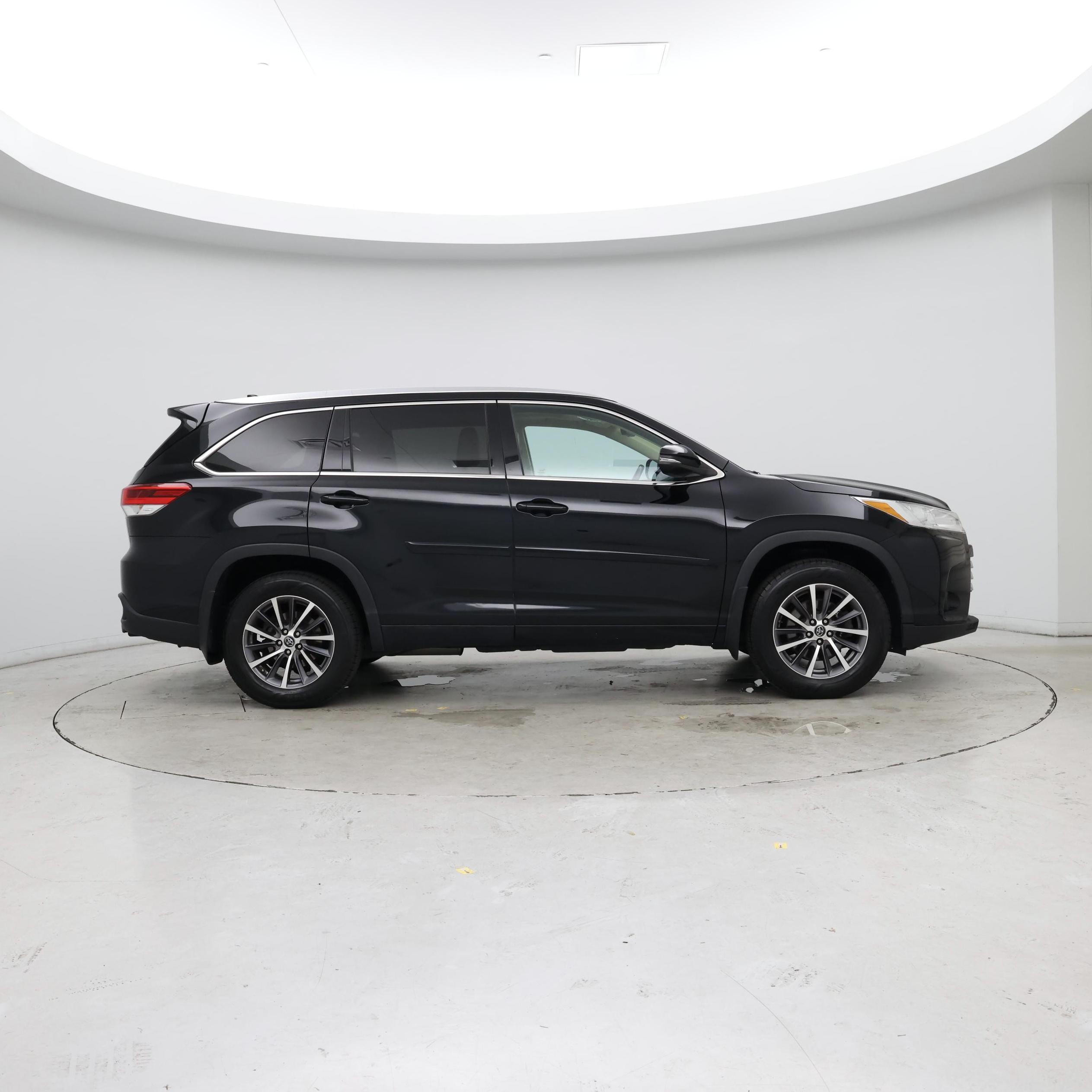 Thumbnail: 2018 Toyota Highlander - 7