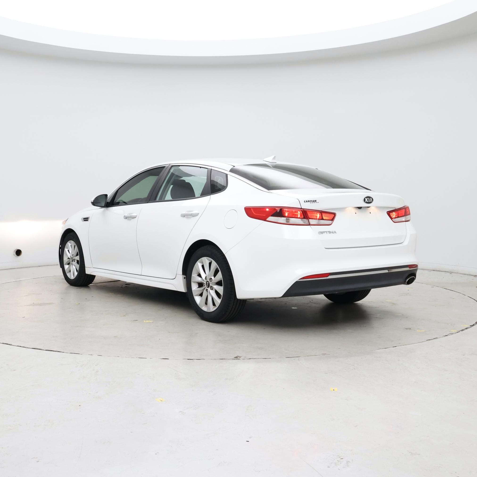 Thumbnail: 2017 Kia Optima - 2