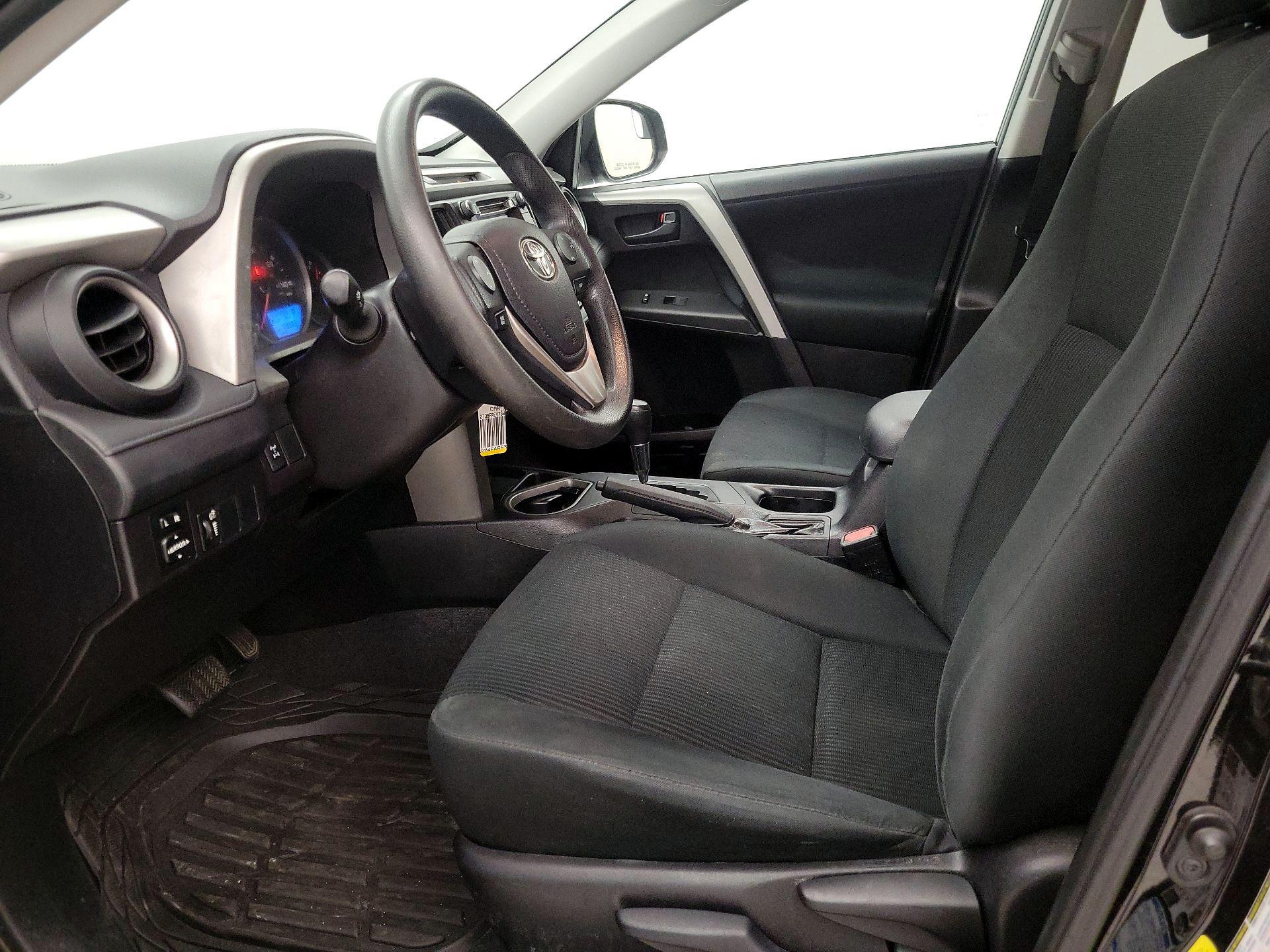 Thumbnail: 2016 Toyota RAV4 - 11