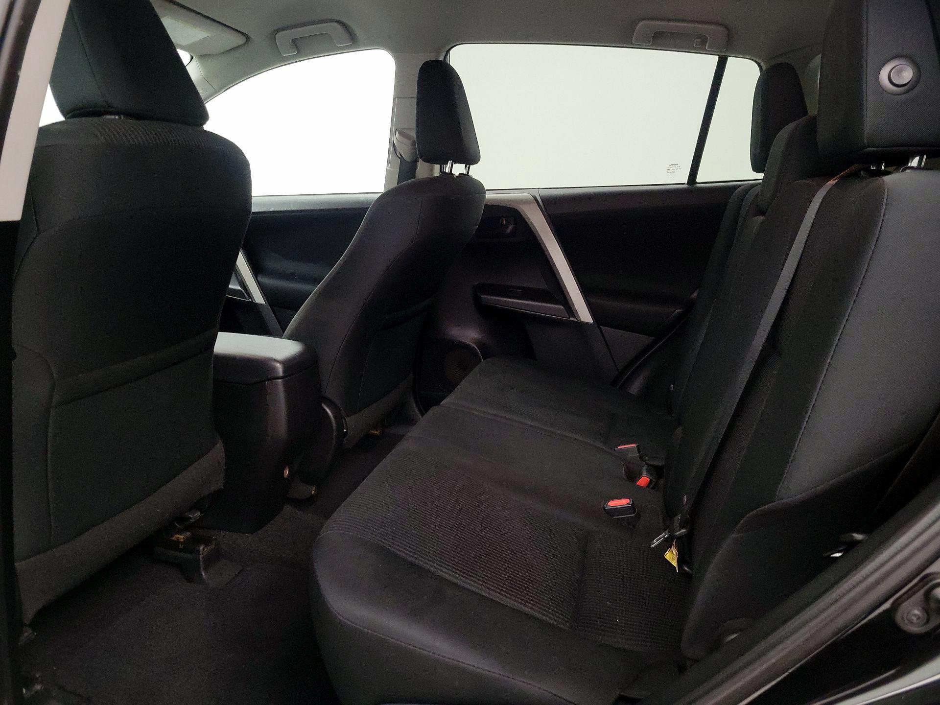 Thumbnail: 2016 Toyota RAV4 - 19