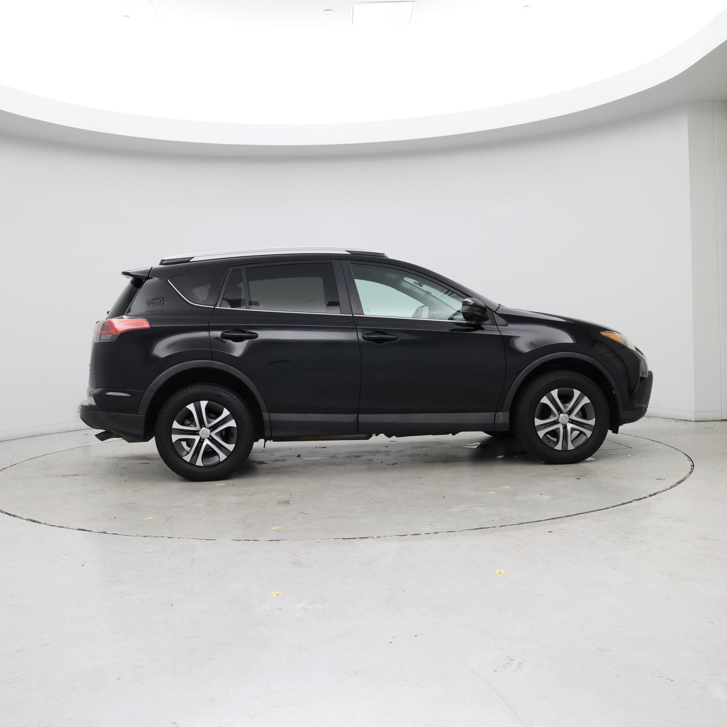 Thumbnail: 2016 Toyota RAV4 - 7