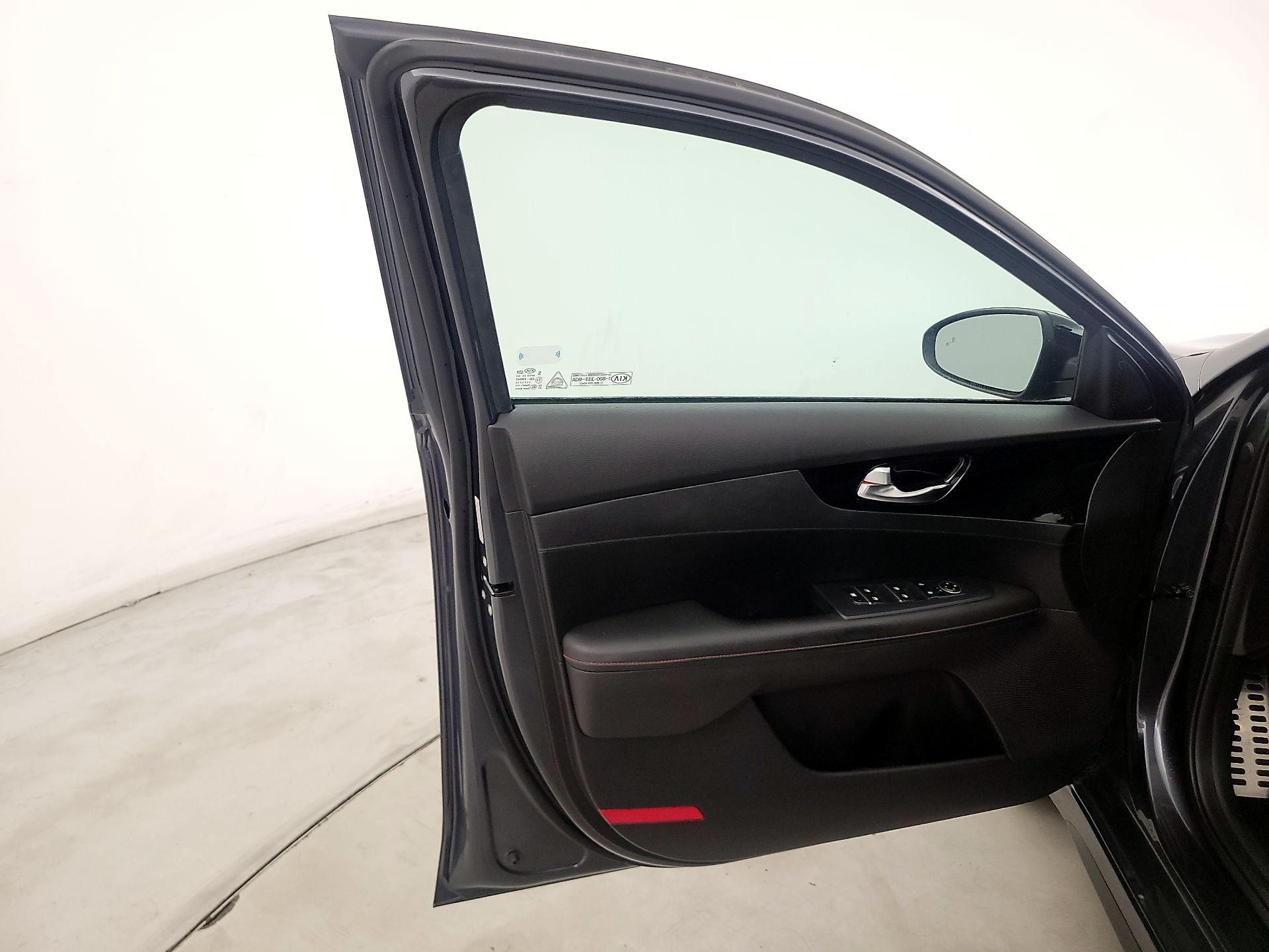 Thumbnail: 2021 Kia Forte - 12