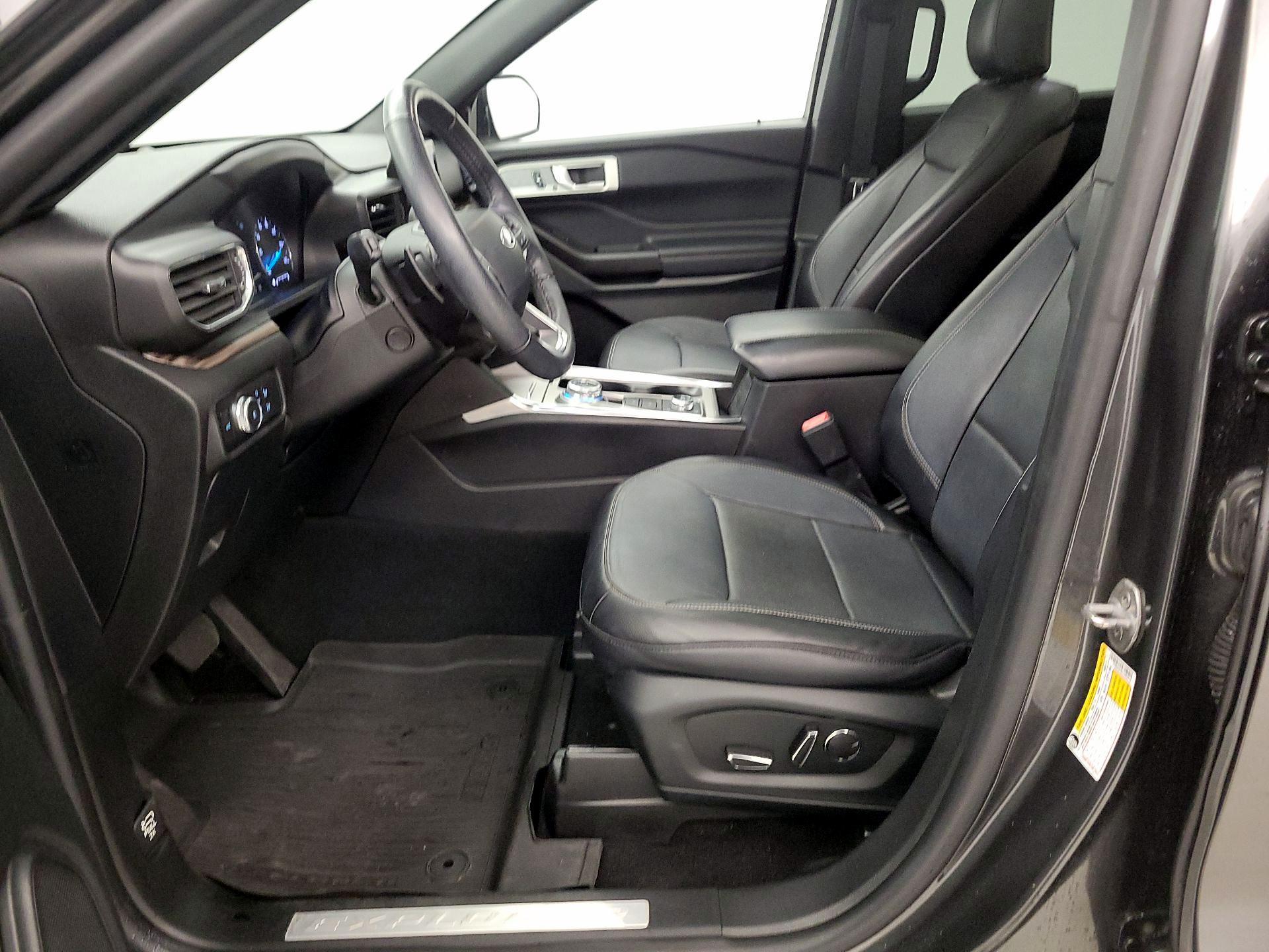 Thumbnail: 2020 Ford Explorer - 11