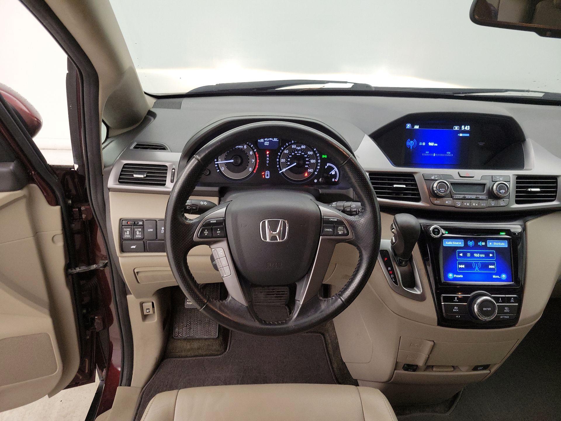 Thumbnail: 2014 Honda Odyssey - 10