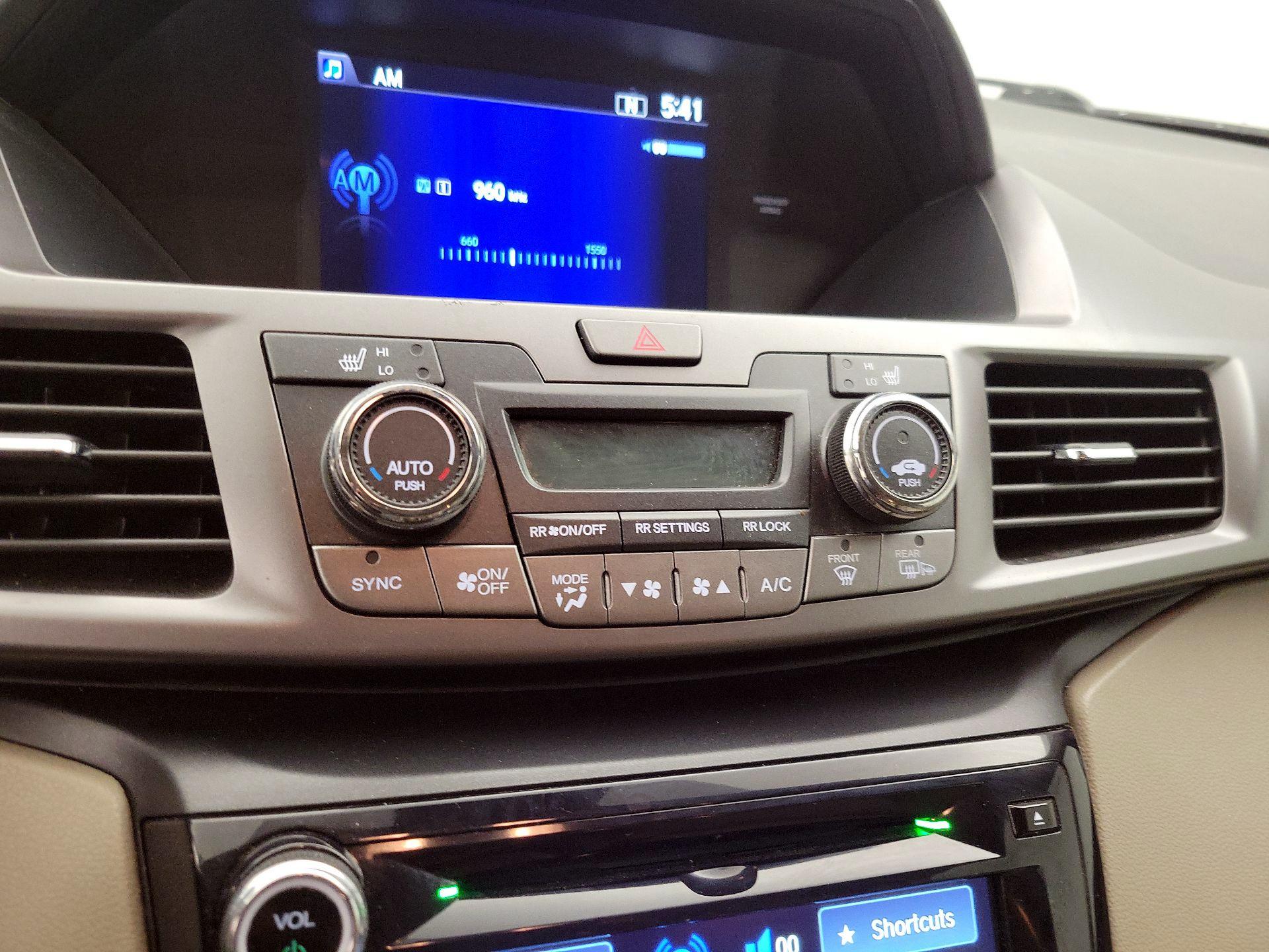 Thumbnail: 2014 Honda Odyssey - 16