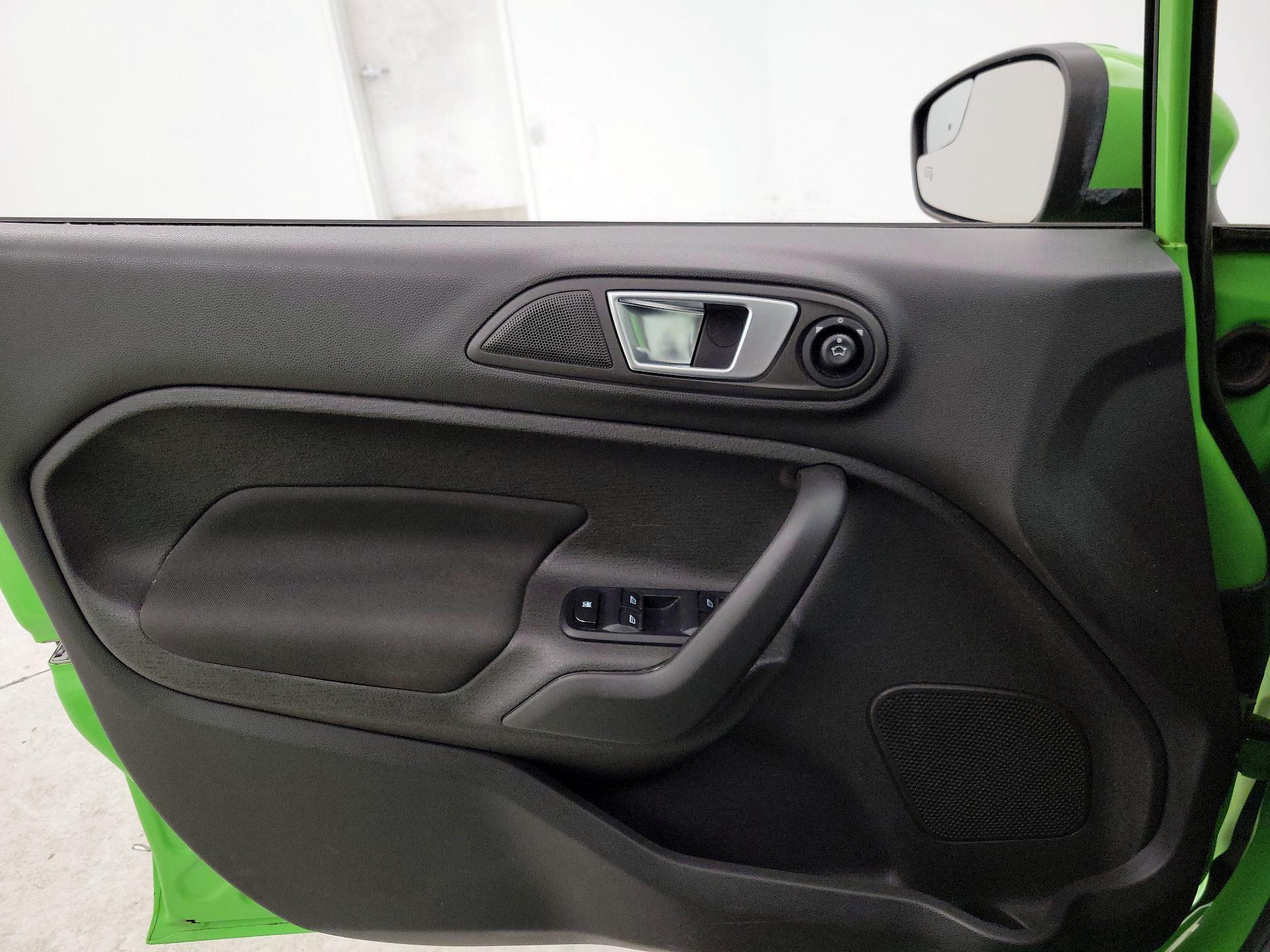 Thumbnail: 2014 Ford Fiesta - 12