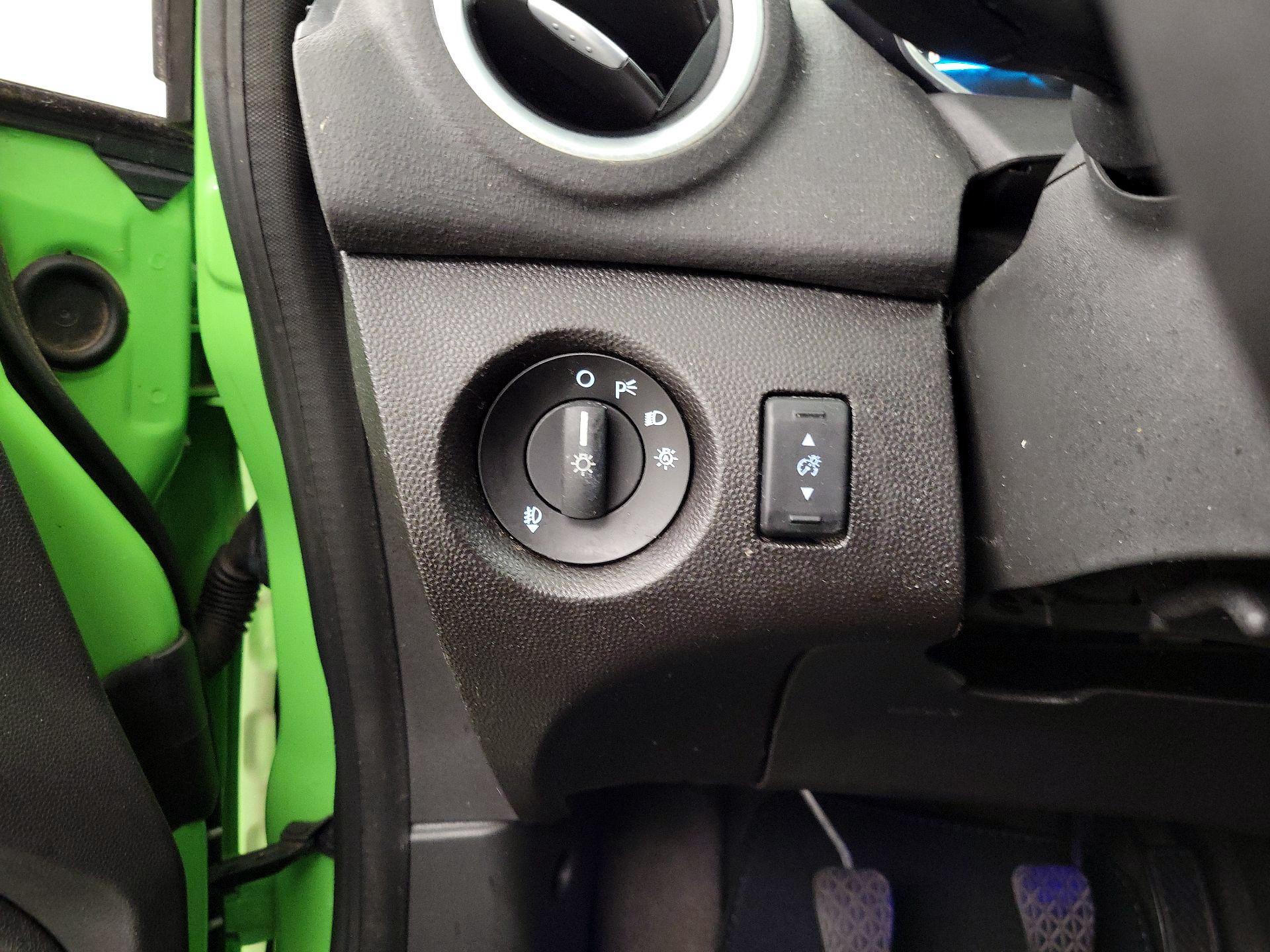 Thumbnail: 2014 Ford Fiesta - 13