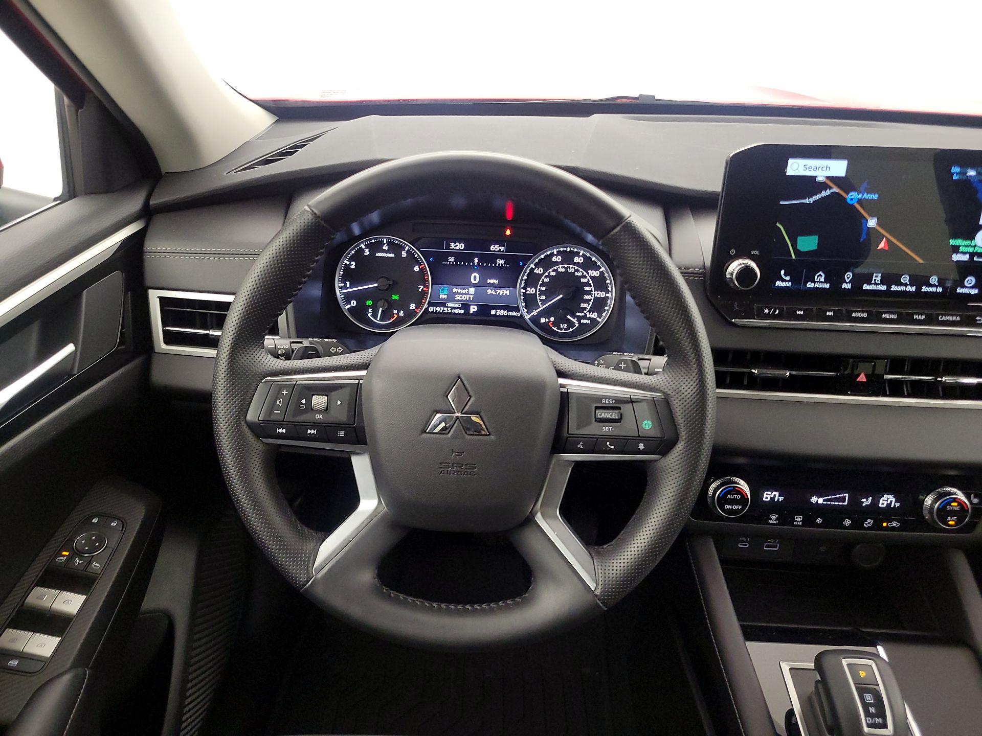 Thumbnail: 2024 Mitsubishi Outlander - 10
