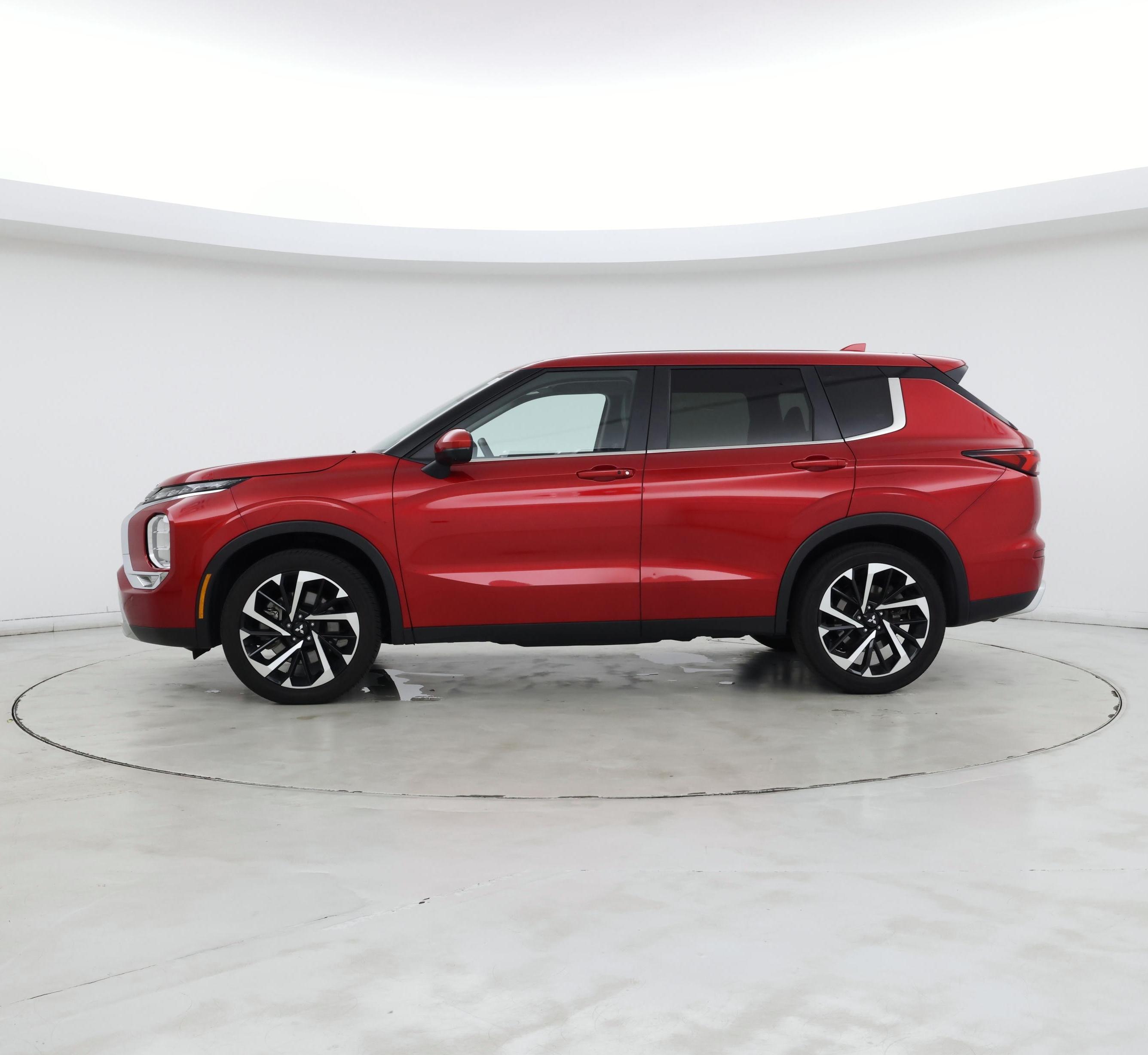 Thumbnail: 2024 Mitsubishi Outlander - 3