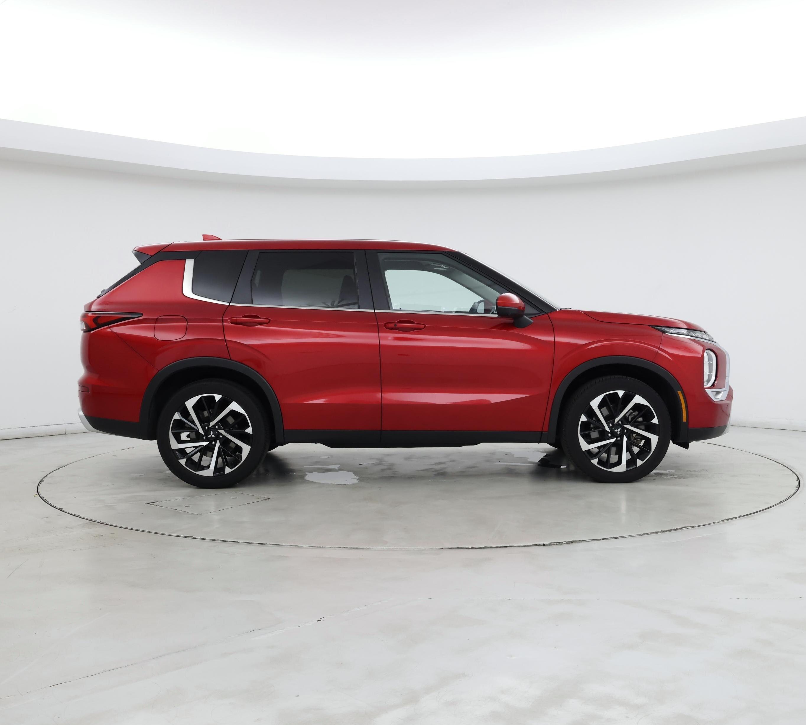 Thumbnail: 2024 Mitsubishi Outlander - 7