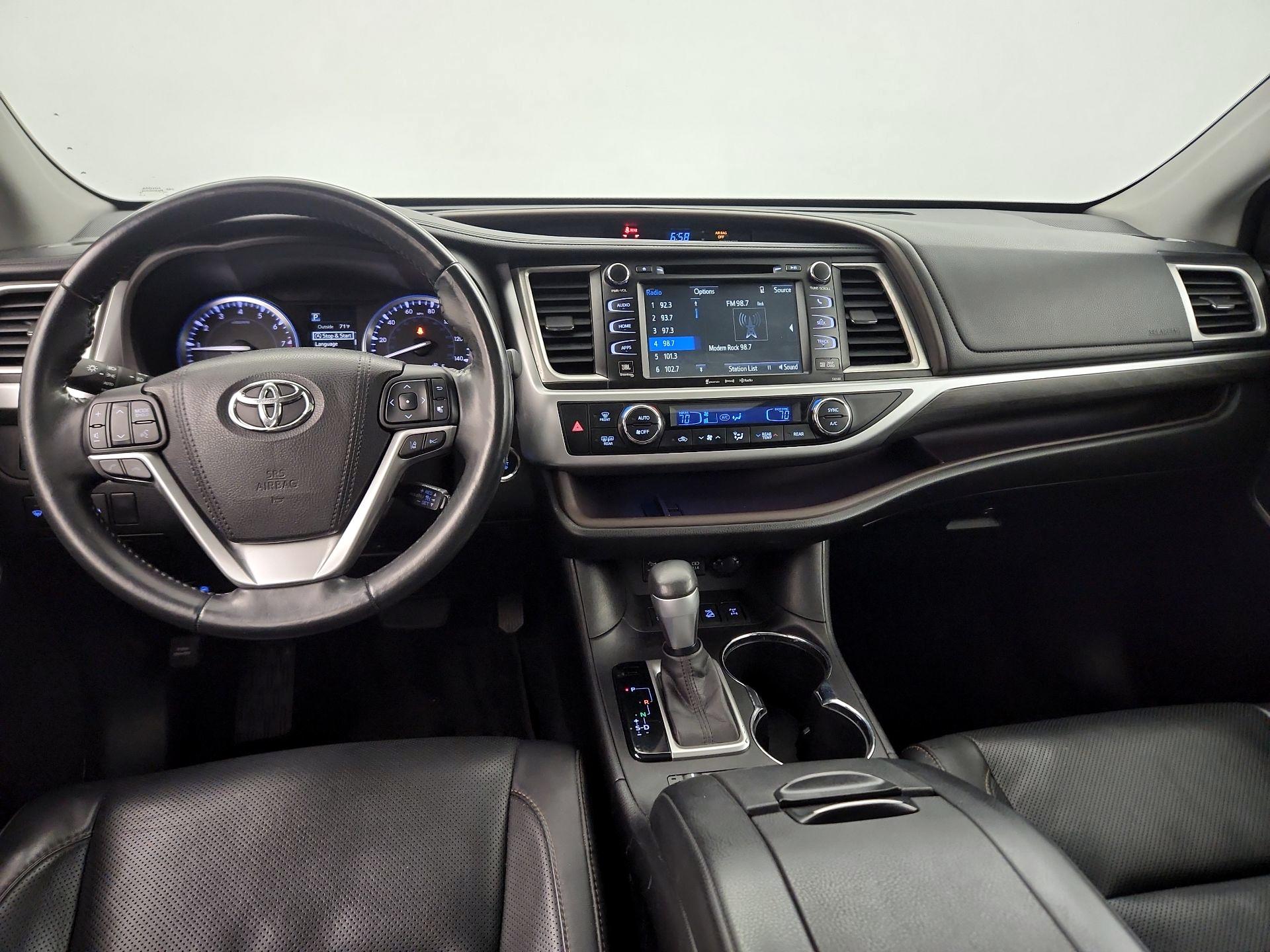 Thumbnail: 2017 Toyota Highlander - 9