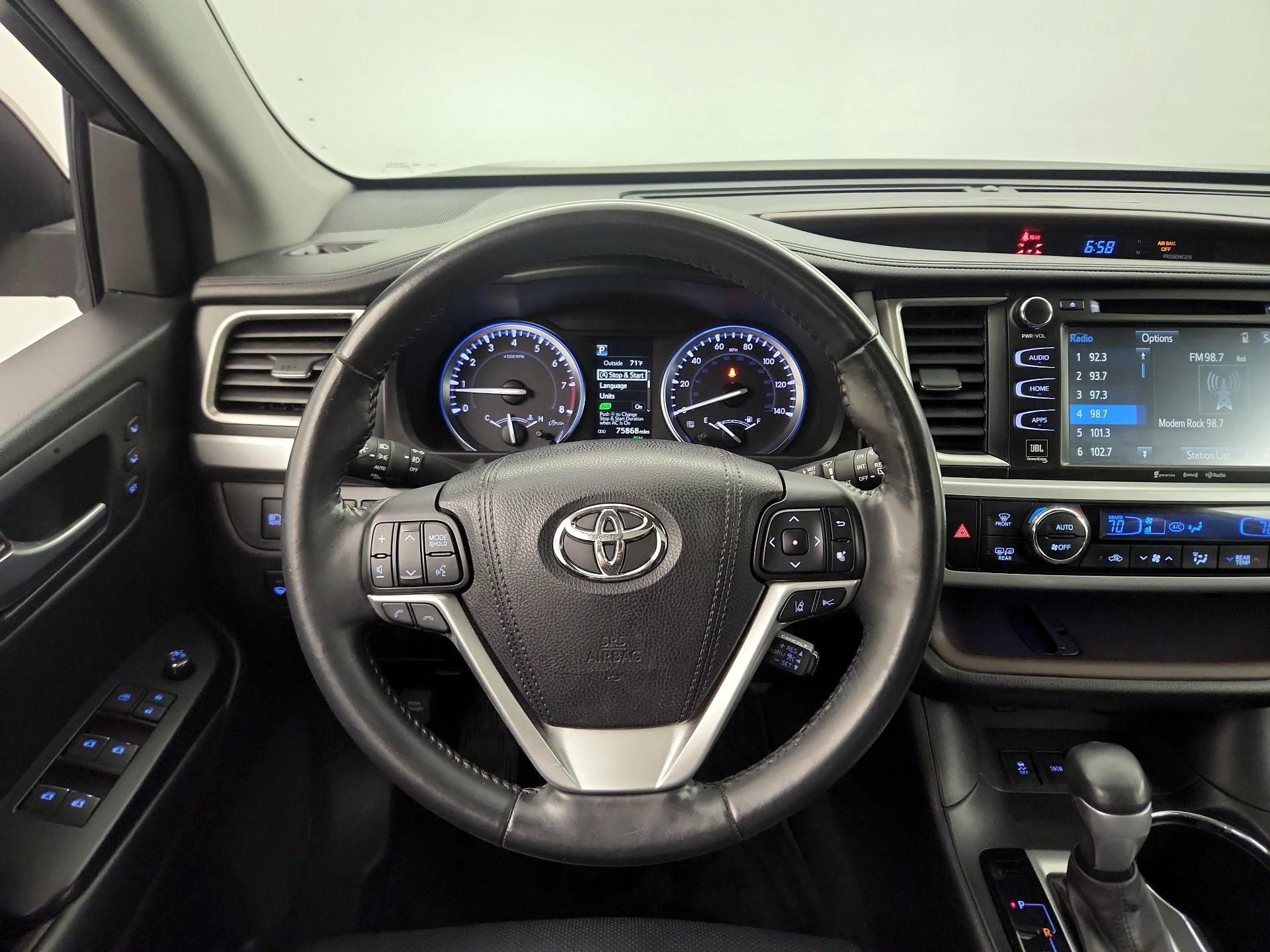 Thumbnail: 2017 Toyota Highlander - 10