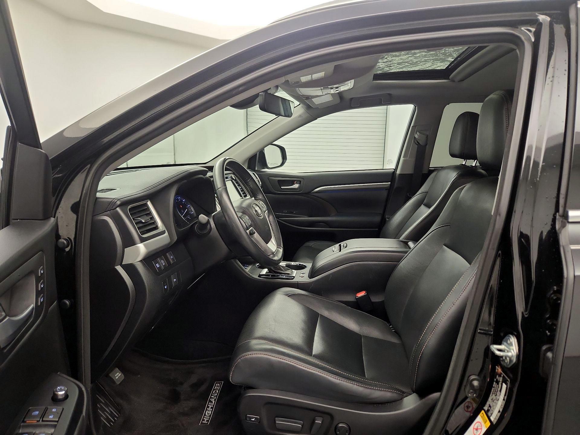 Thumbnail: 2017 Toyota Highlander - 11