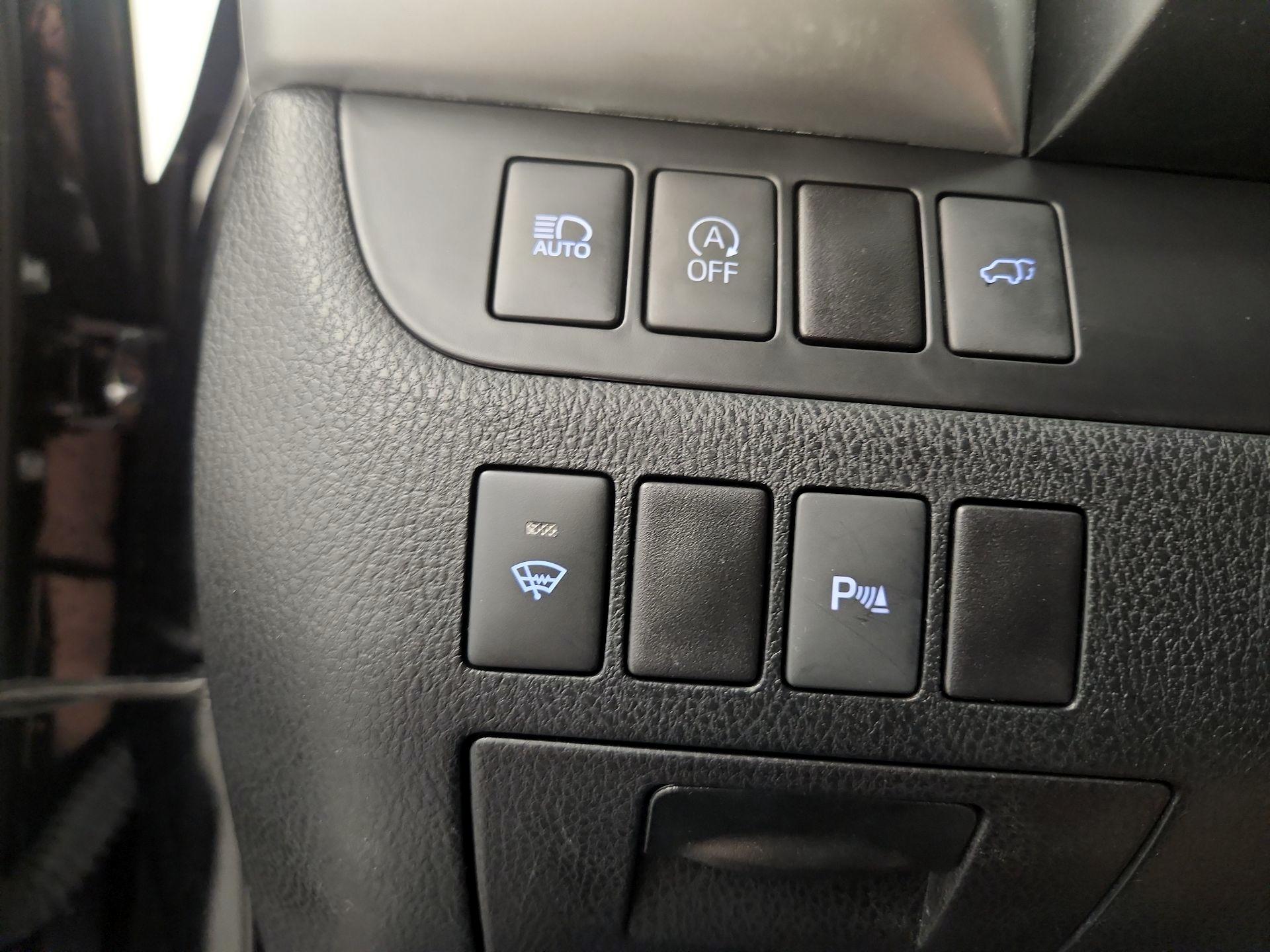 Thumbnail: 2017 Toyota Highlander - 13