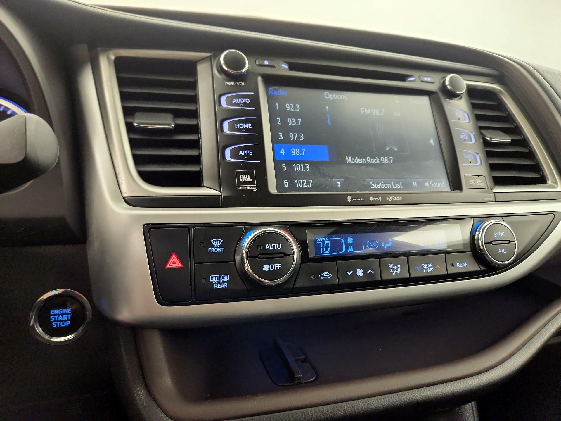 Thumbnail: 2017 Toyota Highlander - 16