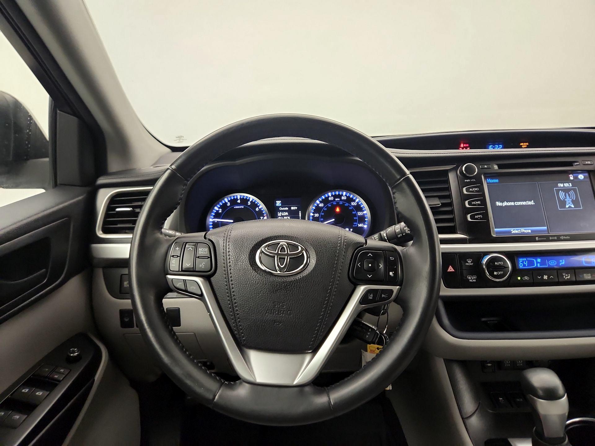 Thumbnail: 2017 Toyota Highlander - 10